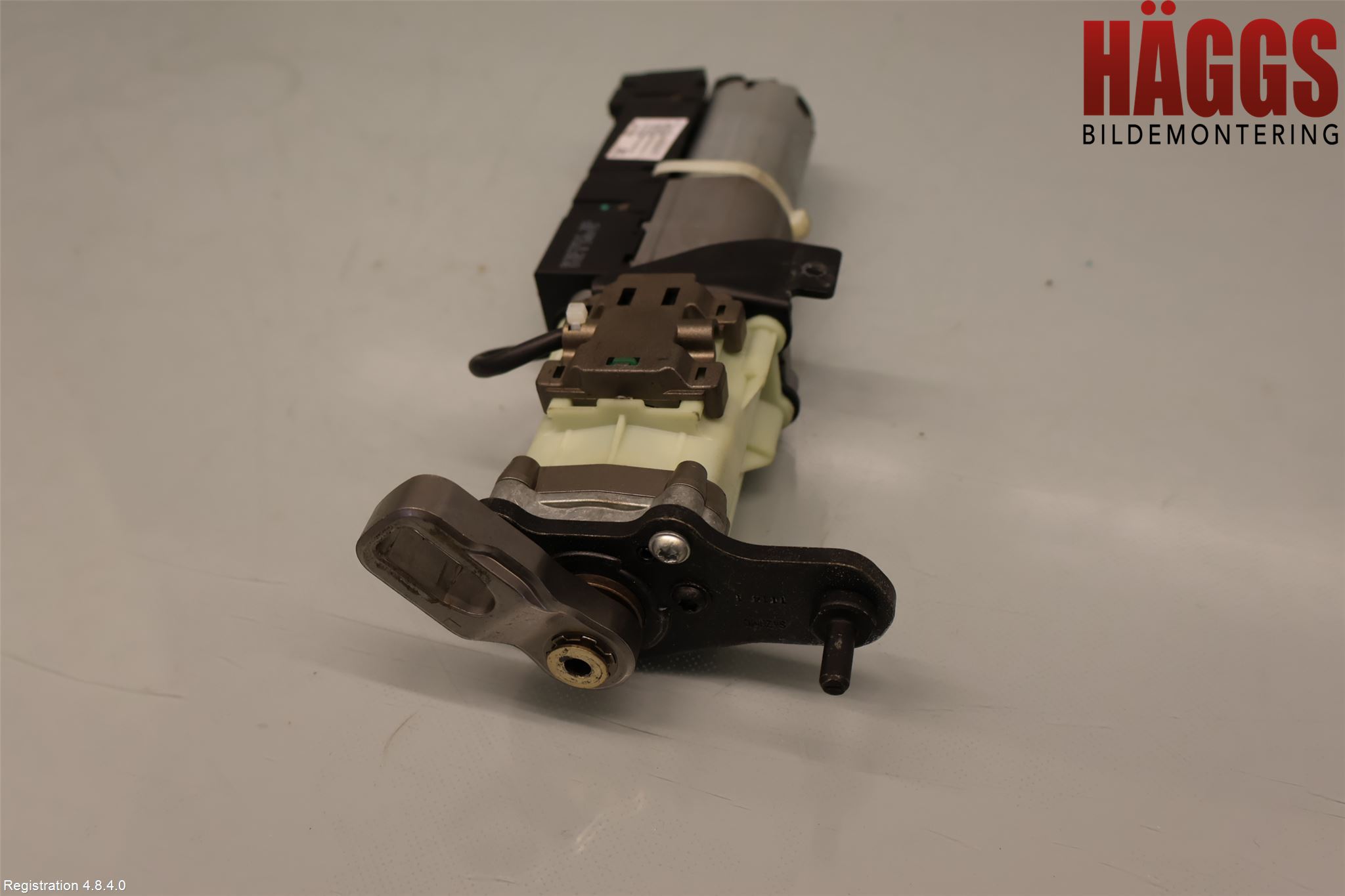 Audi A4 12-15 Bakluckeöppnare Automatisk