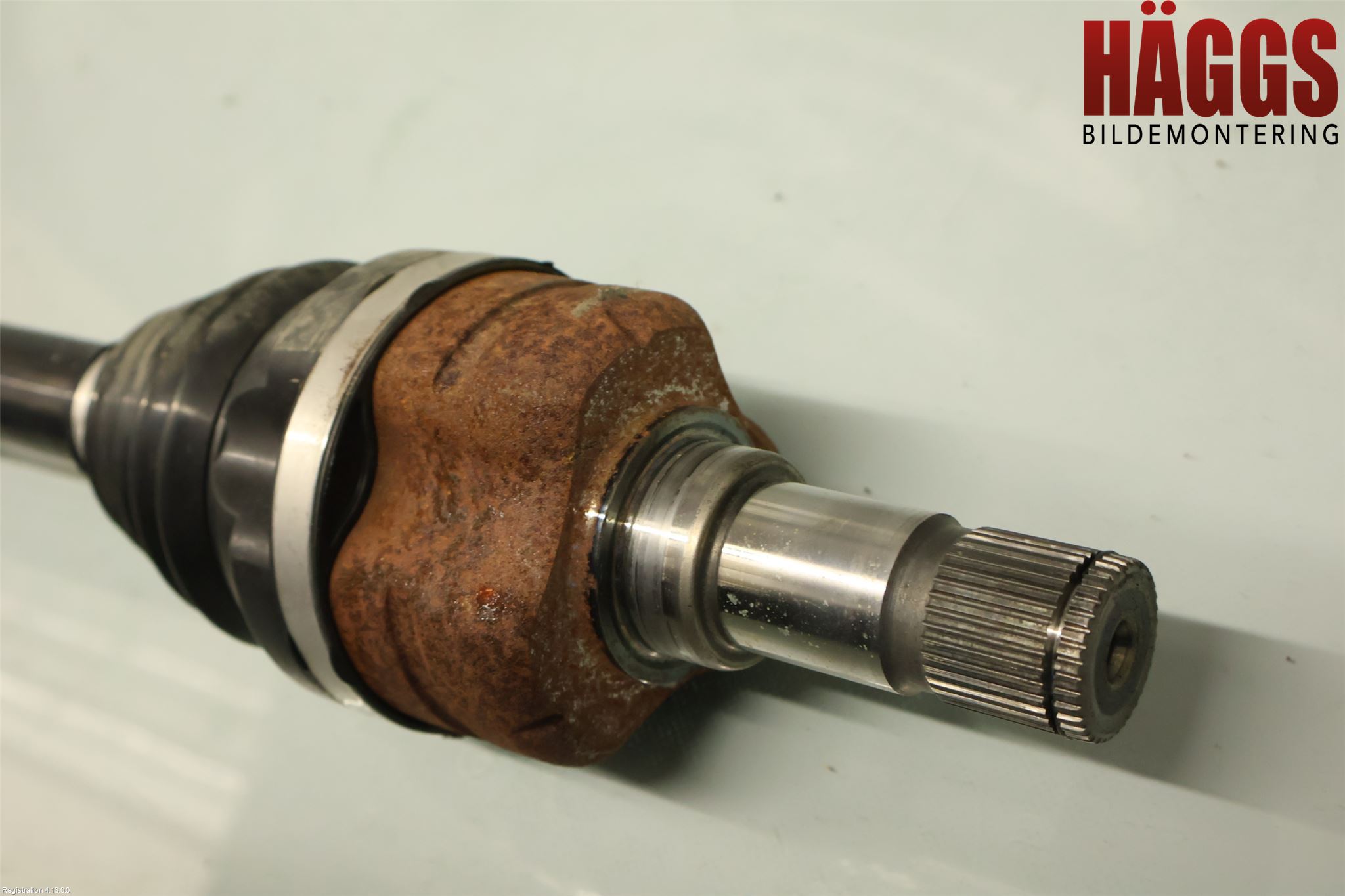 Volkswagen VW ID.4 21- Drivaxel Bak Höger