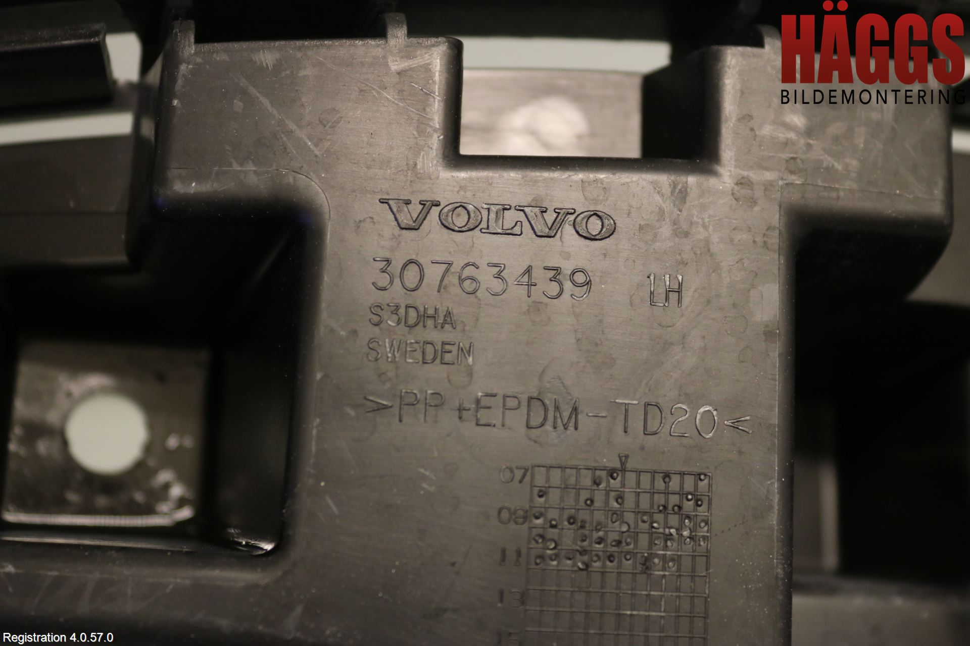 Volvo XC60 09-13 Stötfångardel Bak Vä