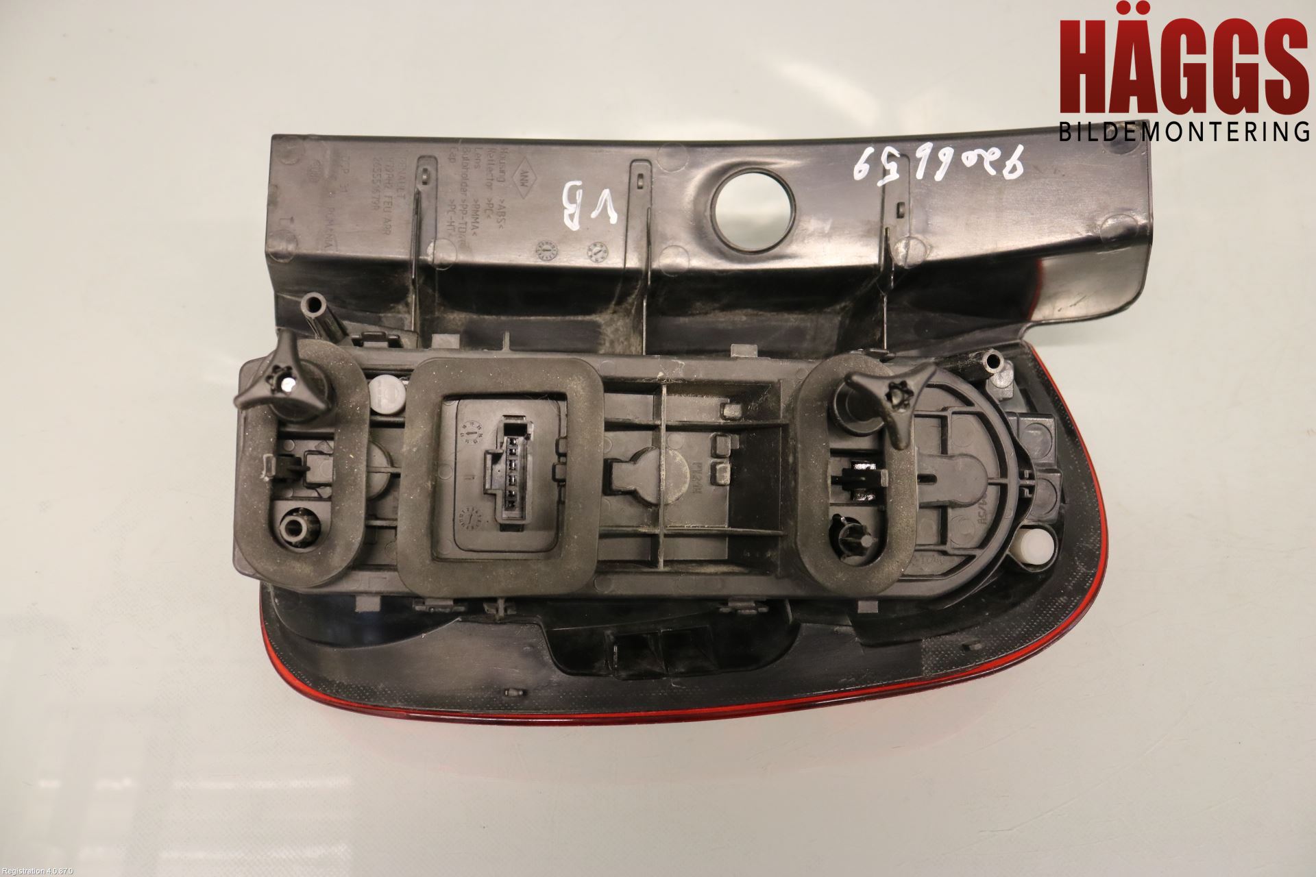 Dacia DUSTER 10-17 Bakljus Vänster