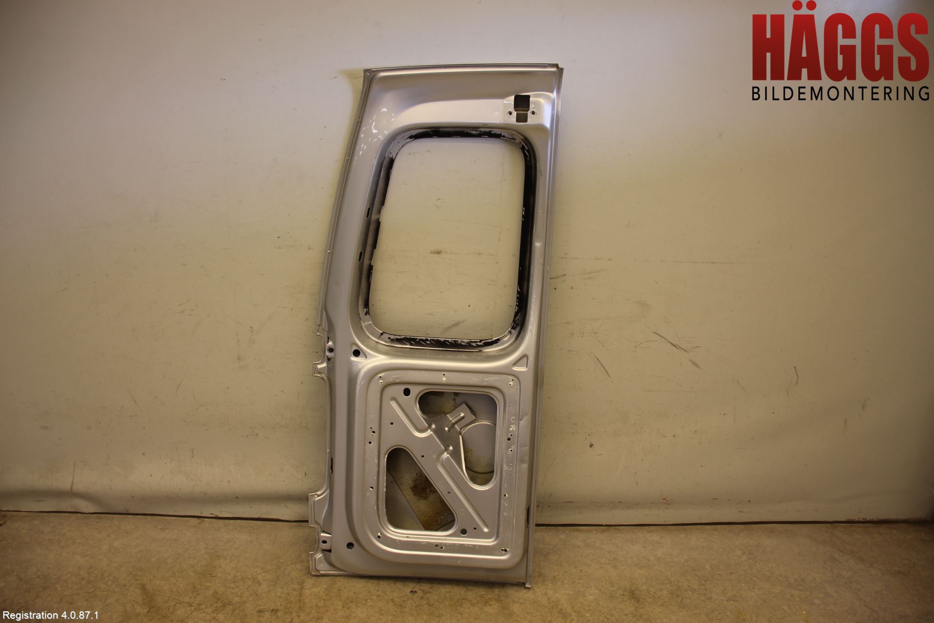 Volkswagen VW CADDY      04-10 Dörr Bak Van-Skåp Höger