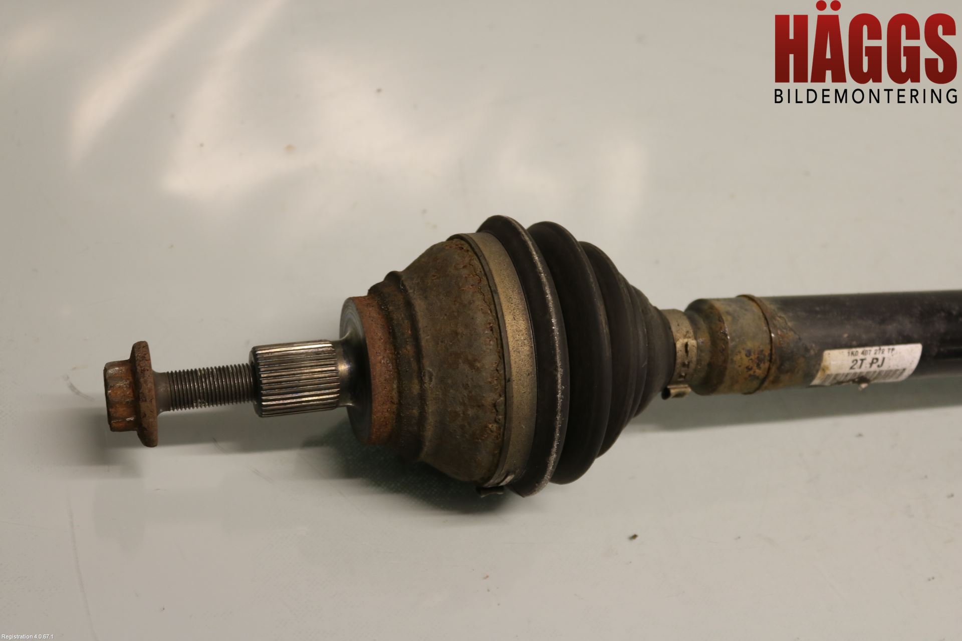 Volkswagen VW PASSAT 11-14 Drivaxel Fram Höger