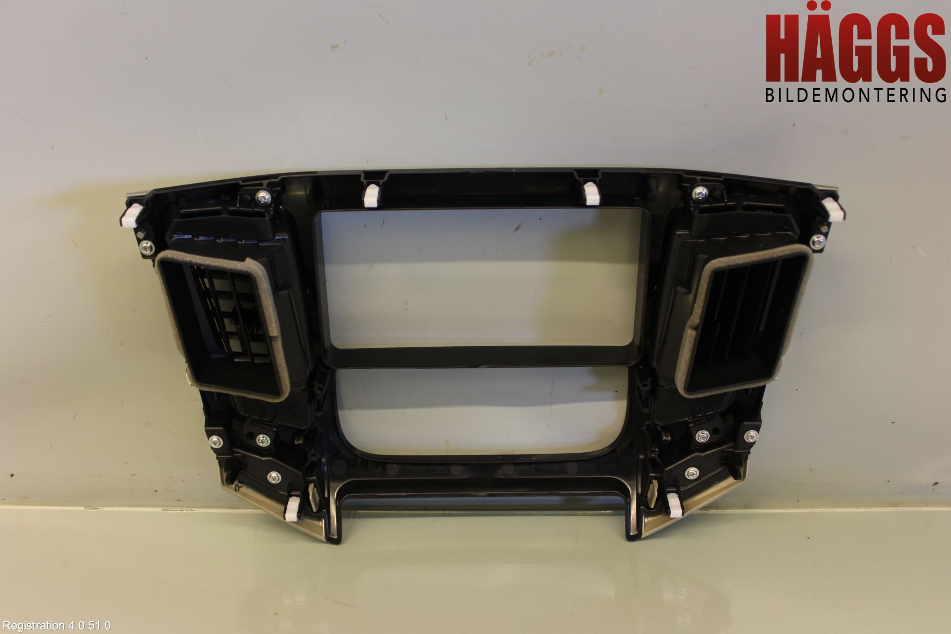 Mitsubishi L200 16-23 Instrument-Radio Sarg