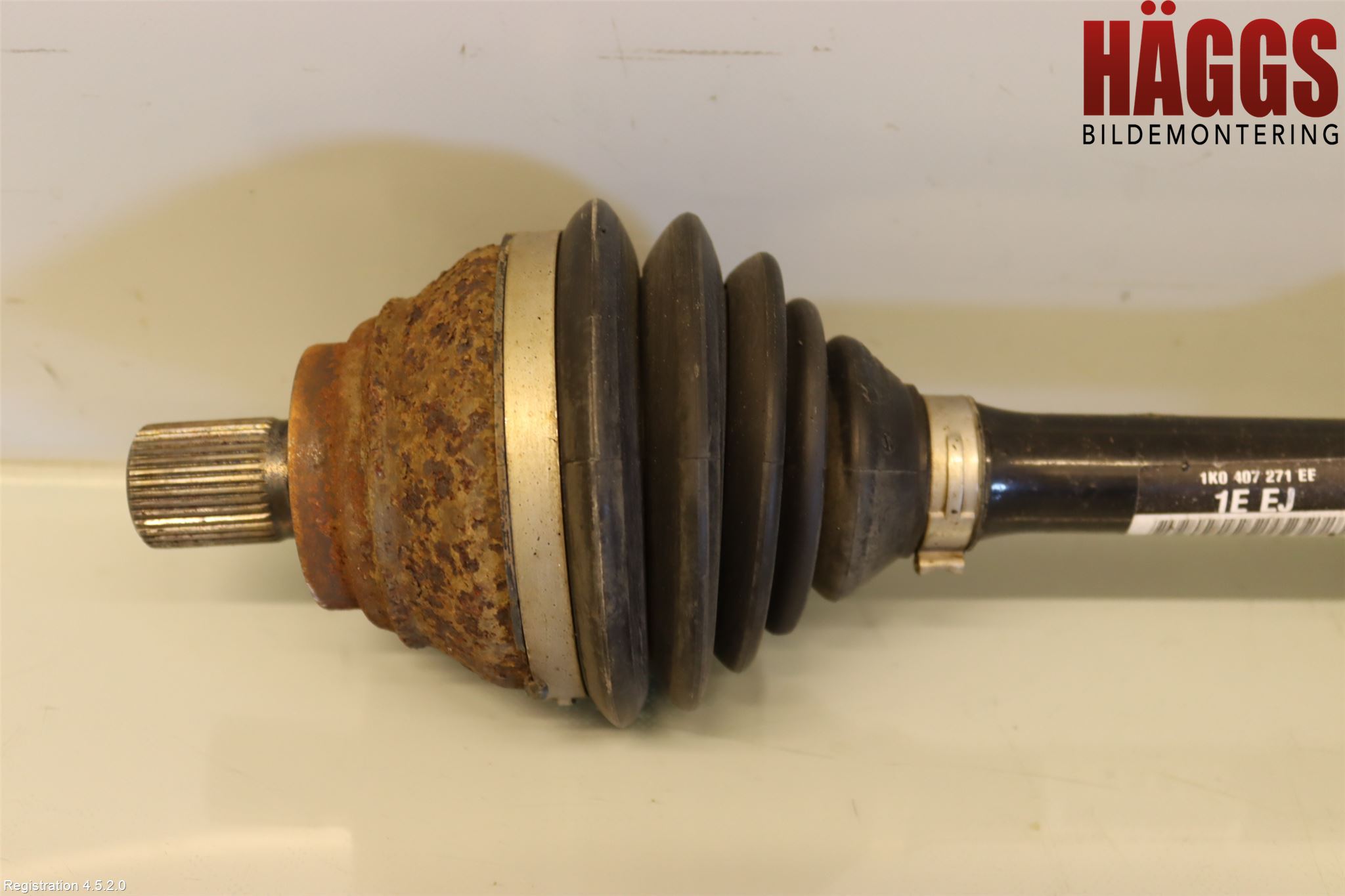 Volkswagen VW PASSAT 11-14 Drivaxel Fram Vänster