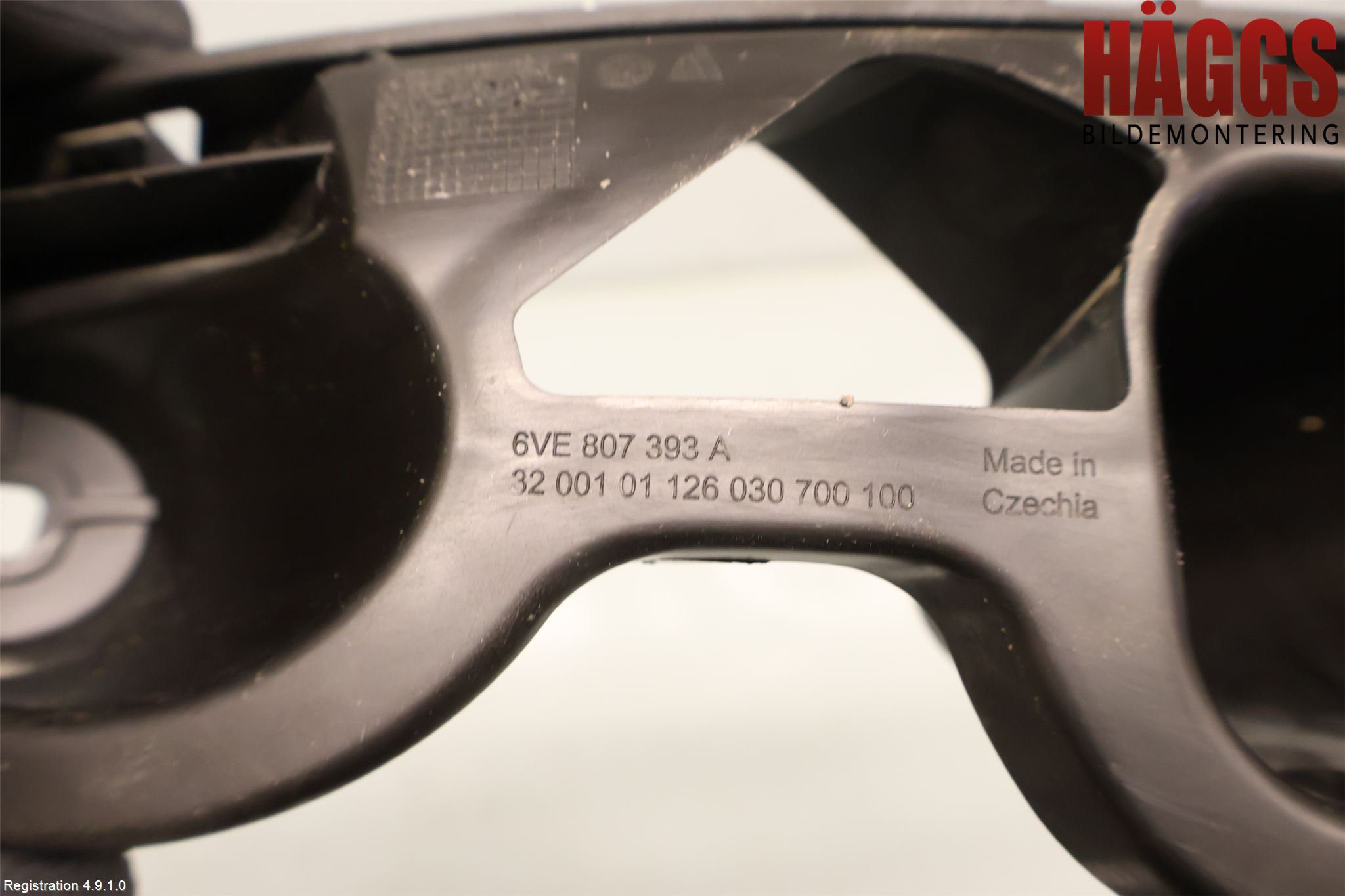 Skoda FABIA 22- Stötfångarfäste Bak Vä