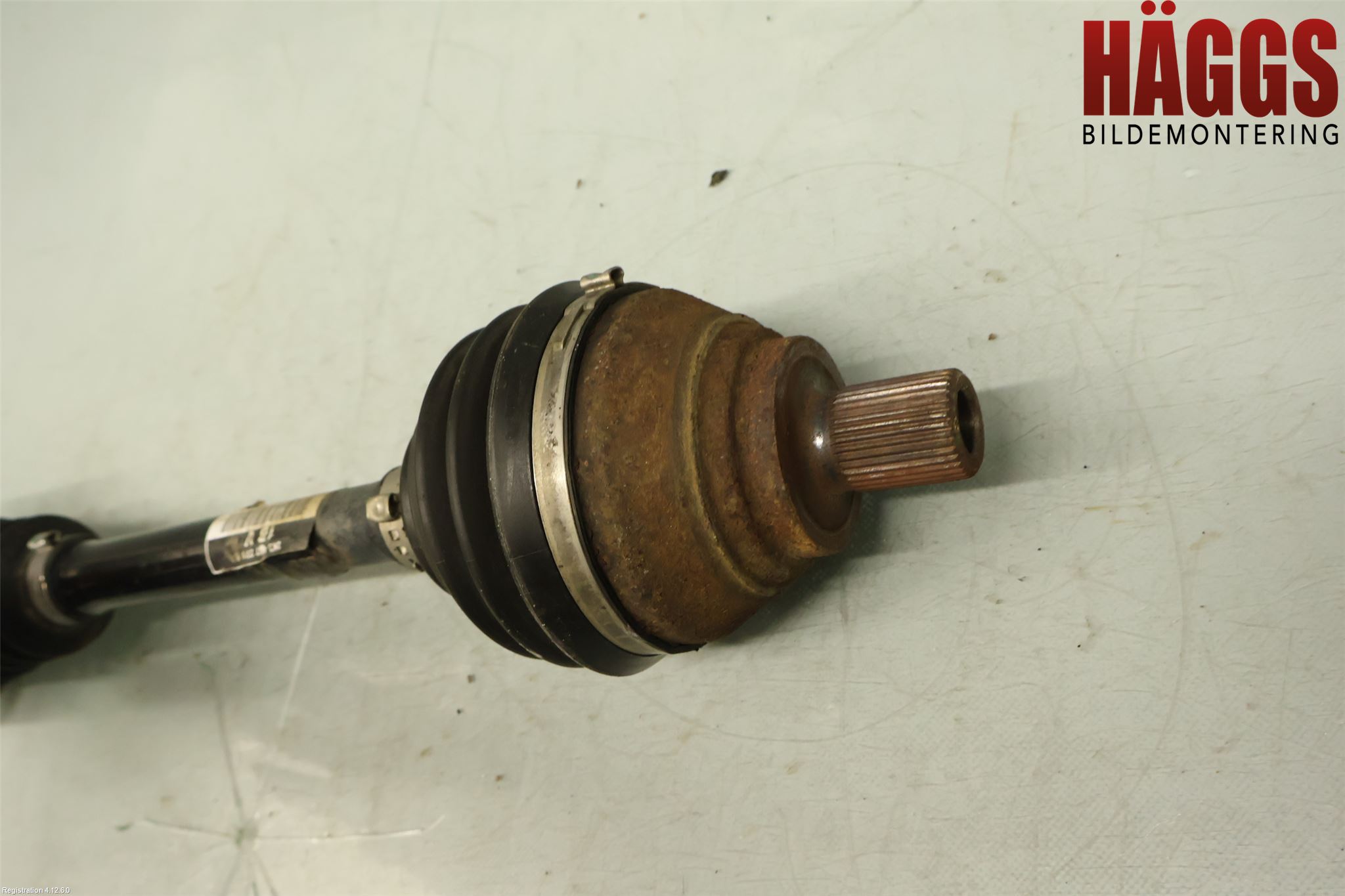 Volkswagen VW CADDY 11-15 Drivaxel Fram Vänster