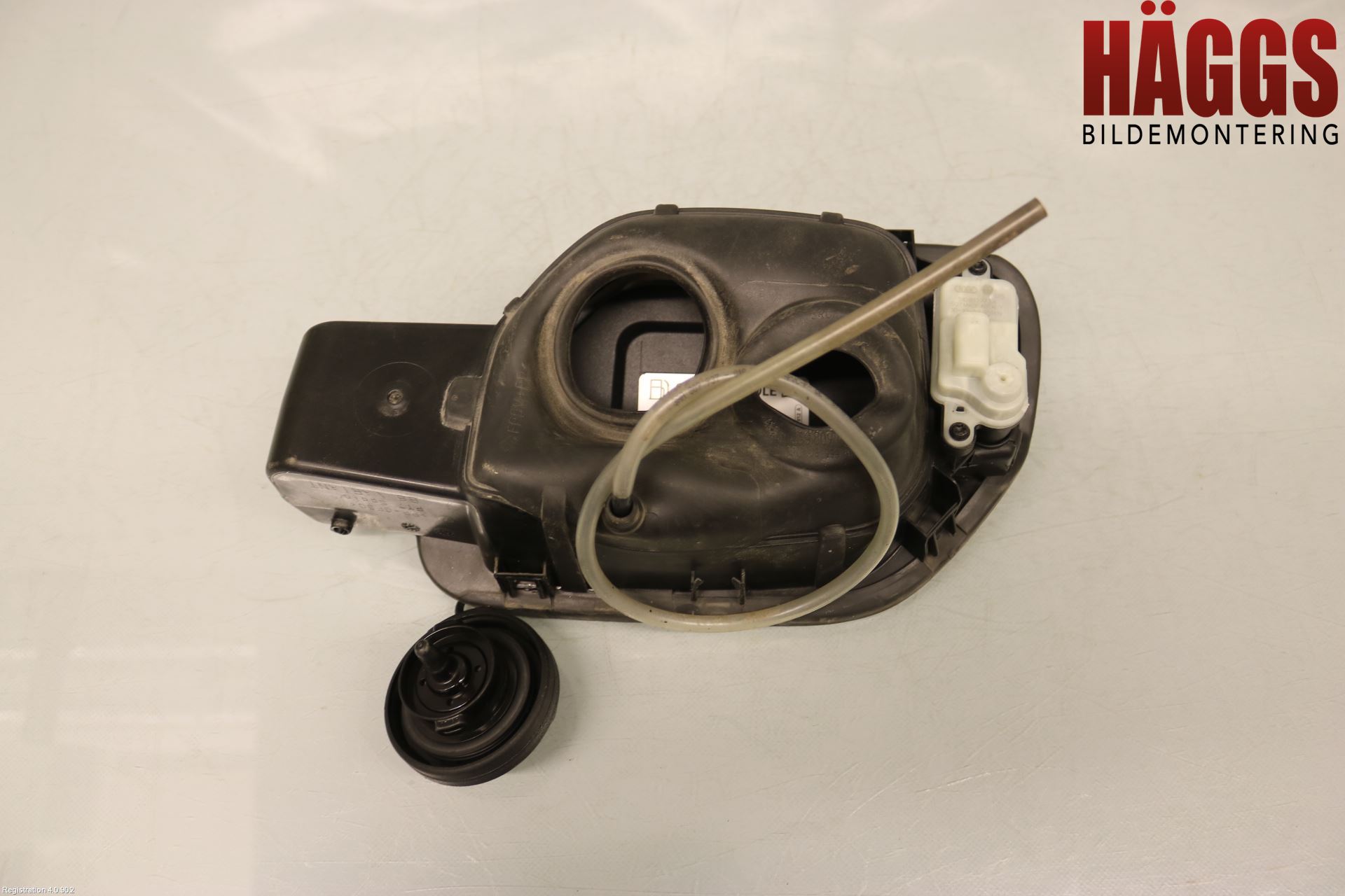 Volkswagen VW PASSAT 20-24 Tanklucka
