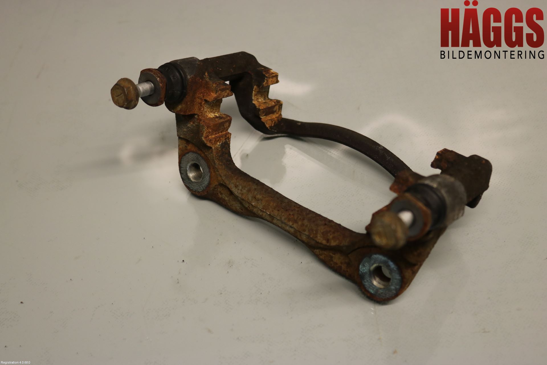 Toyota AURIS 13-19 Bromsokshållare