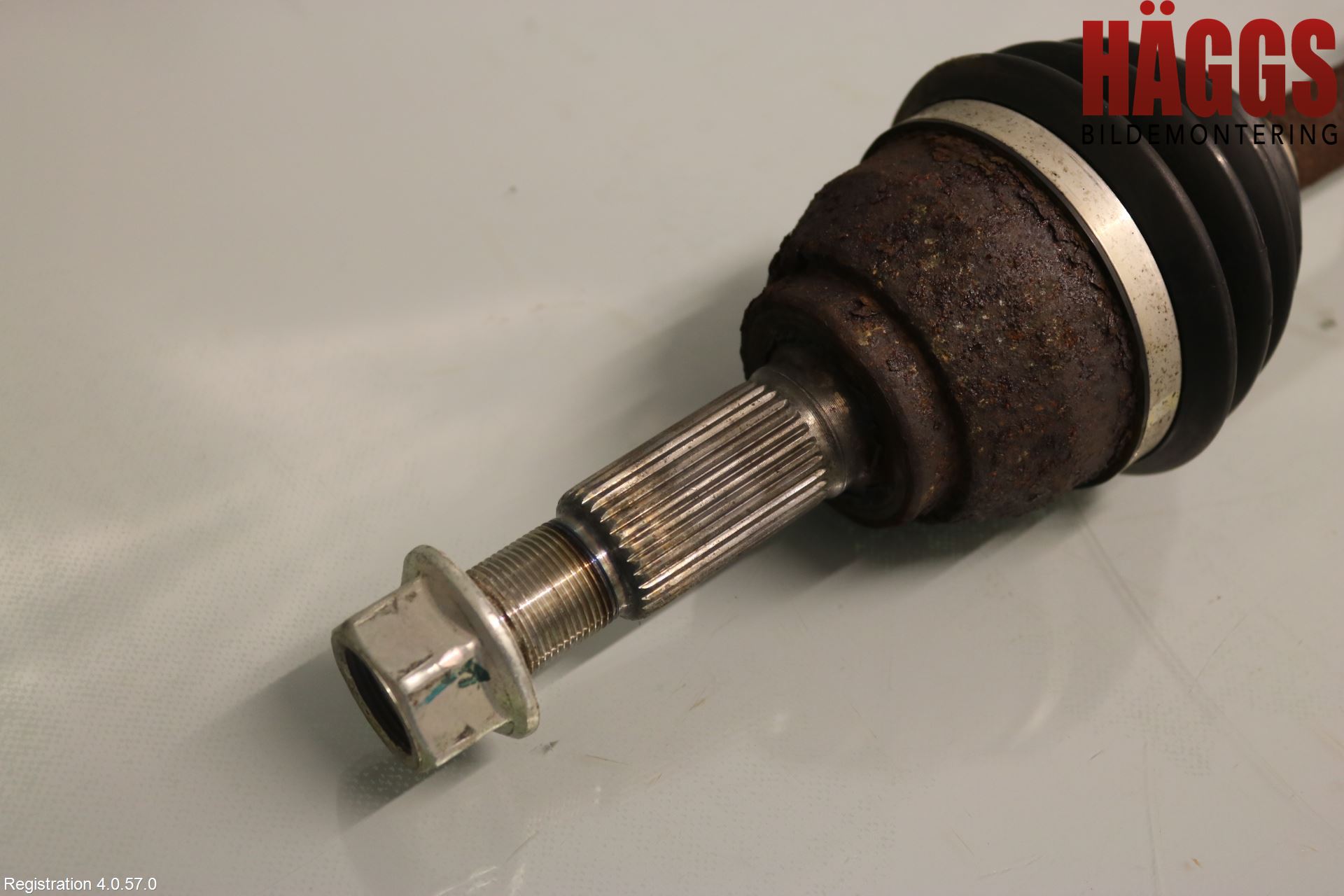 Nissan JUKE 10-14 Drivaxel Fram Vänster