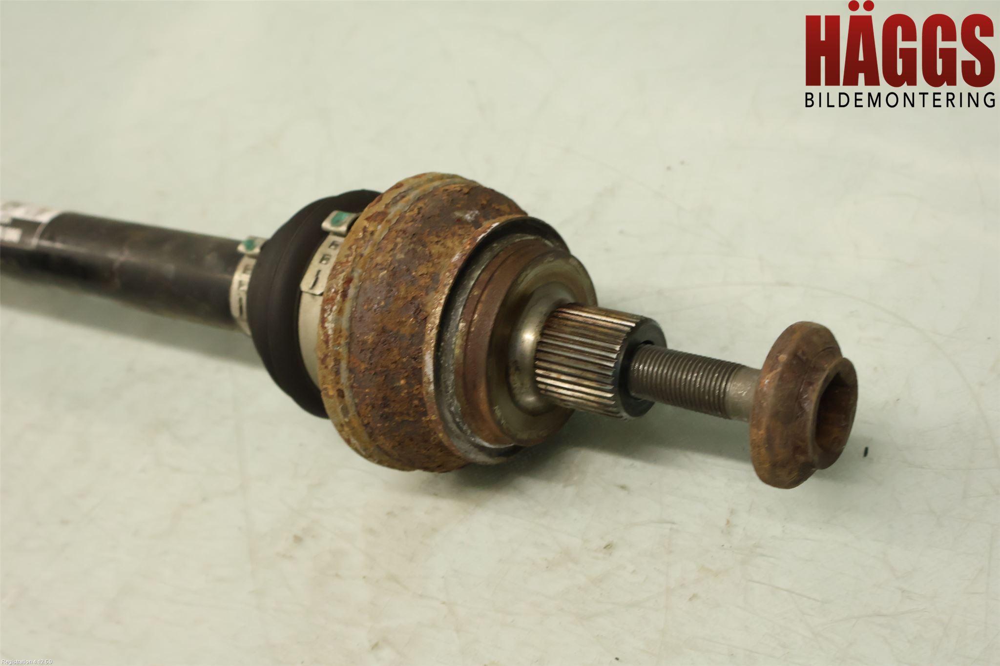 Audi A4/S4 B9 20- Drivaxel Bak Höger