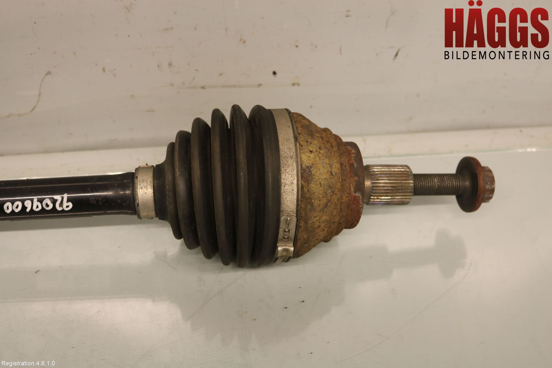 Volkswagen VW PASSAT 15-19 Drivaxel Fram Vänster