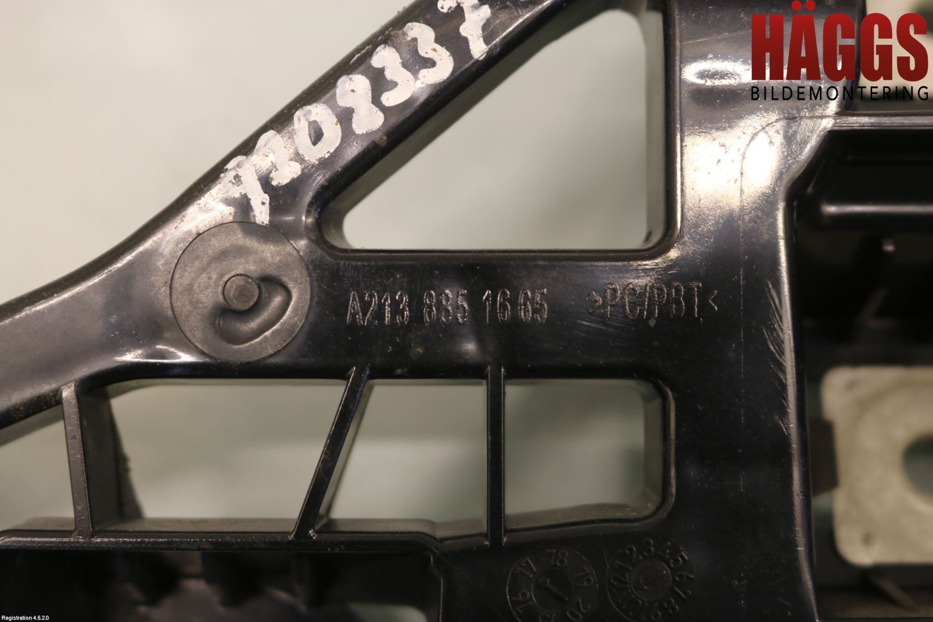 Mercedes-Benz MB E-KLASS (W213) 16-23 Stötfångarfäste Bak Vä