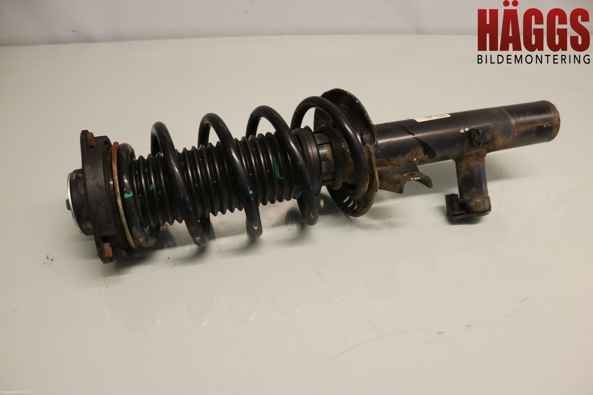 Volkswagen VW SCIROCCO 09-17 Fjäderben Fram Vänster