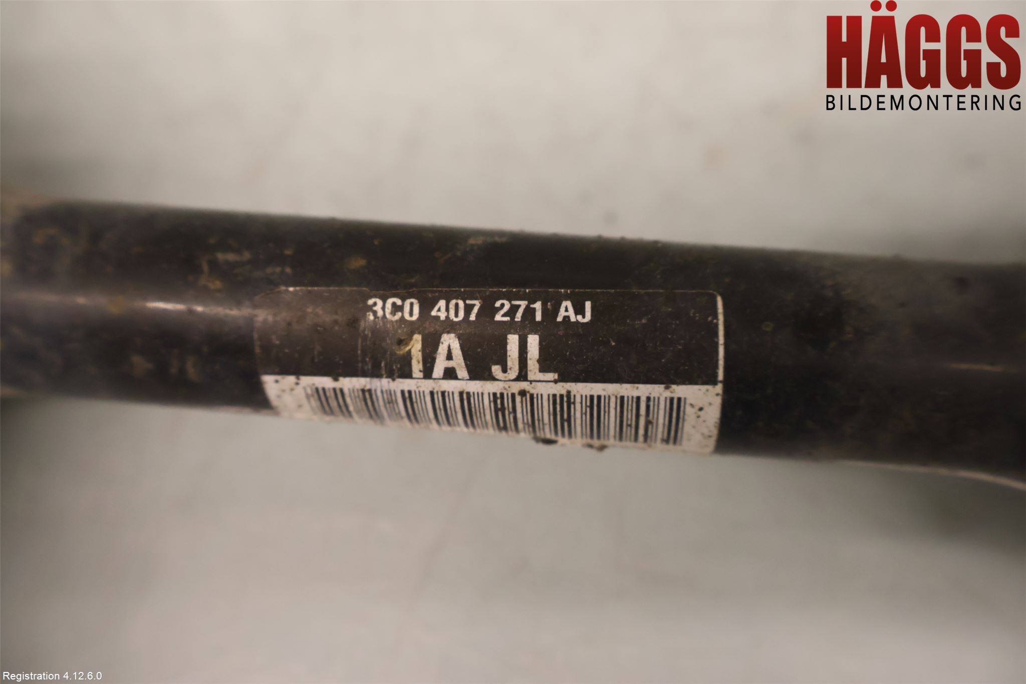 Volkswagen VW PASSAT 11-14 Drivaxel Fram Vänster
