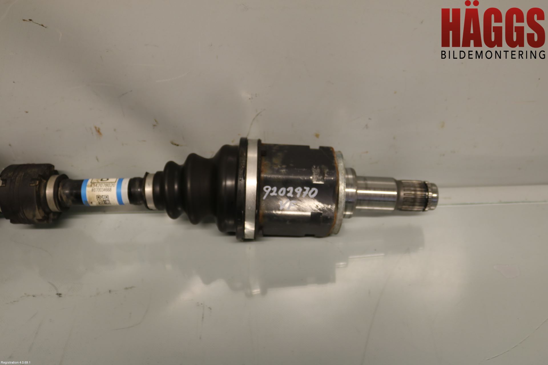 Lexus NX 300h 15-21 Drivaxel Fram Vänster