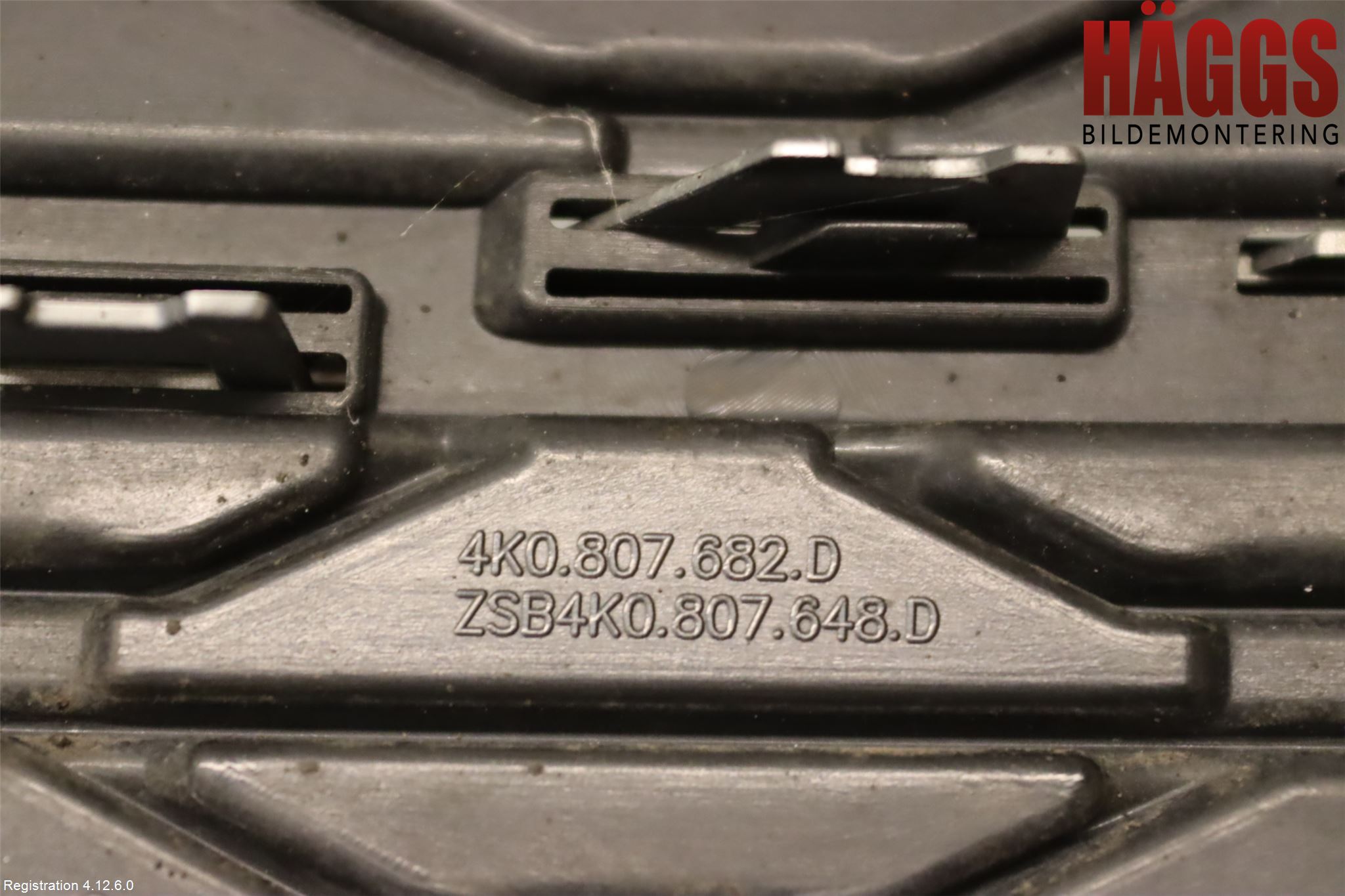 Audi A6 F2/C8 19- Grilldel Höger