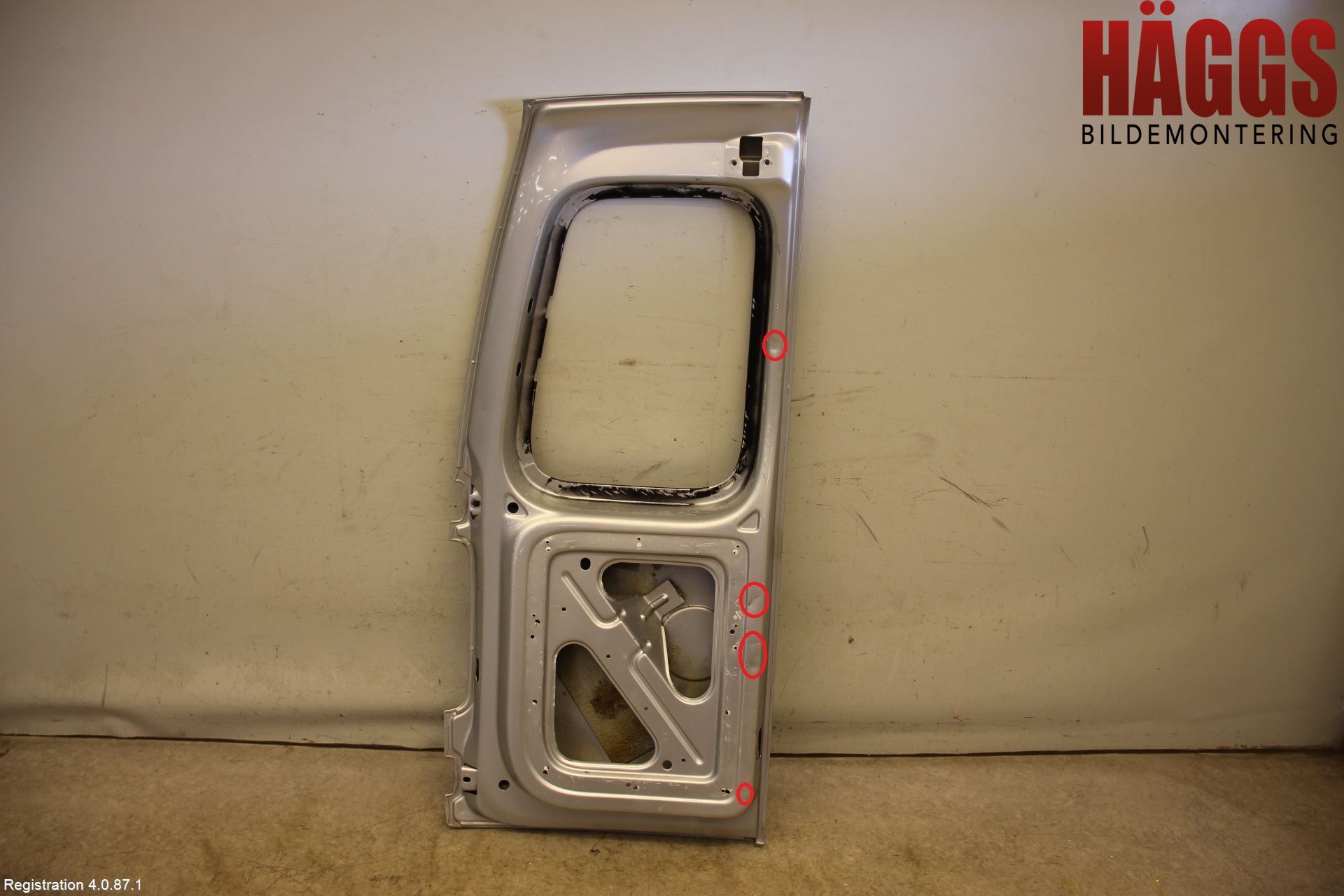 Volkswagen VW CADDY      04-10 Dörr Bak Van-Skåp Höger