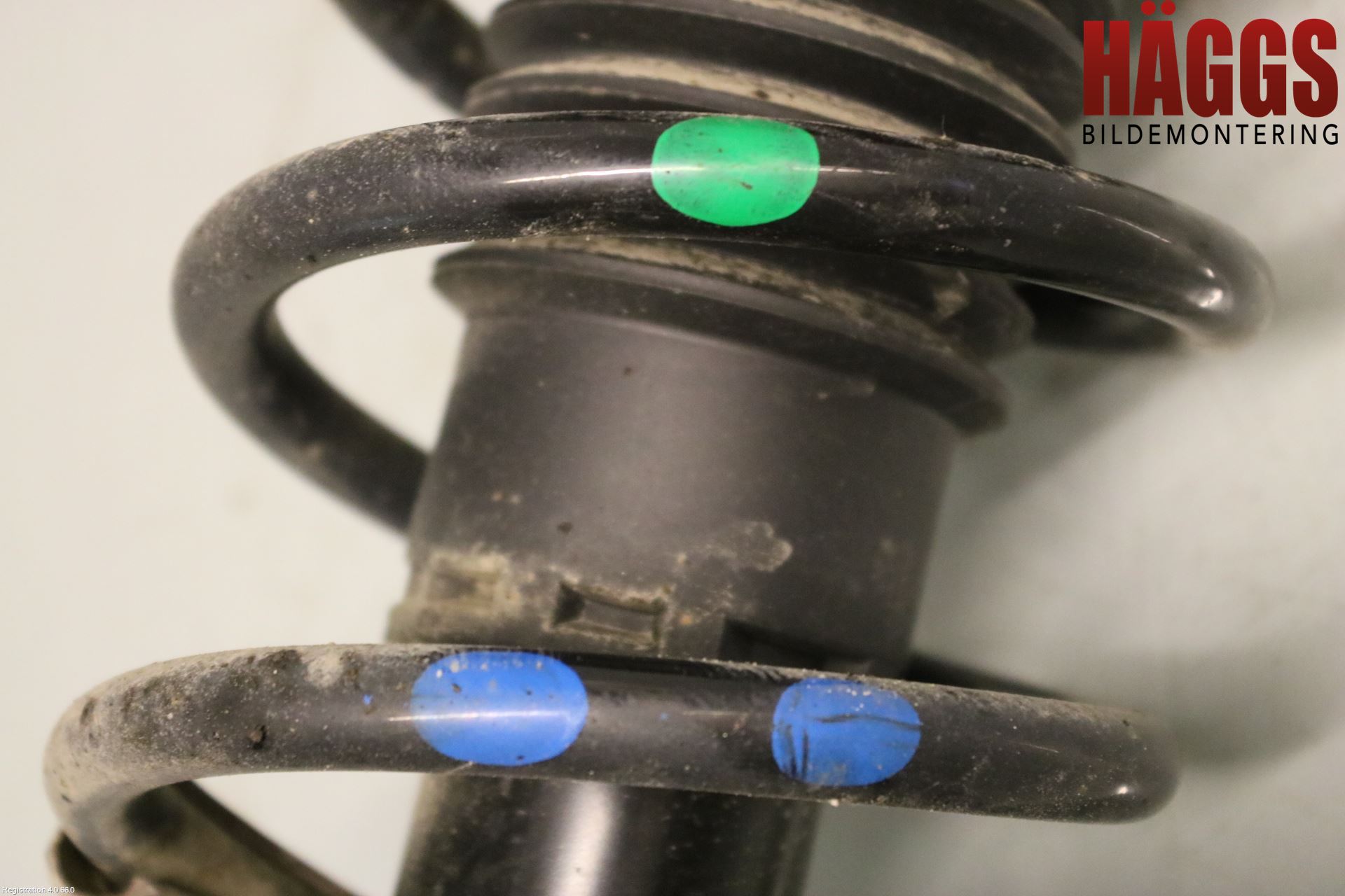 Dacia DOKKER 13- Fjäderben Fram Vänster