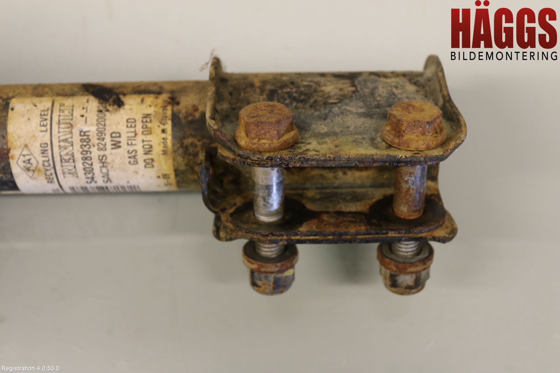 Dacia DOKKER 13- Fjäderben Fram Vänster