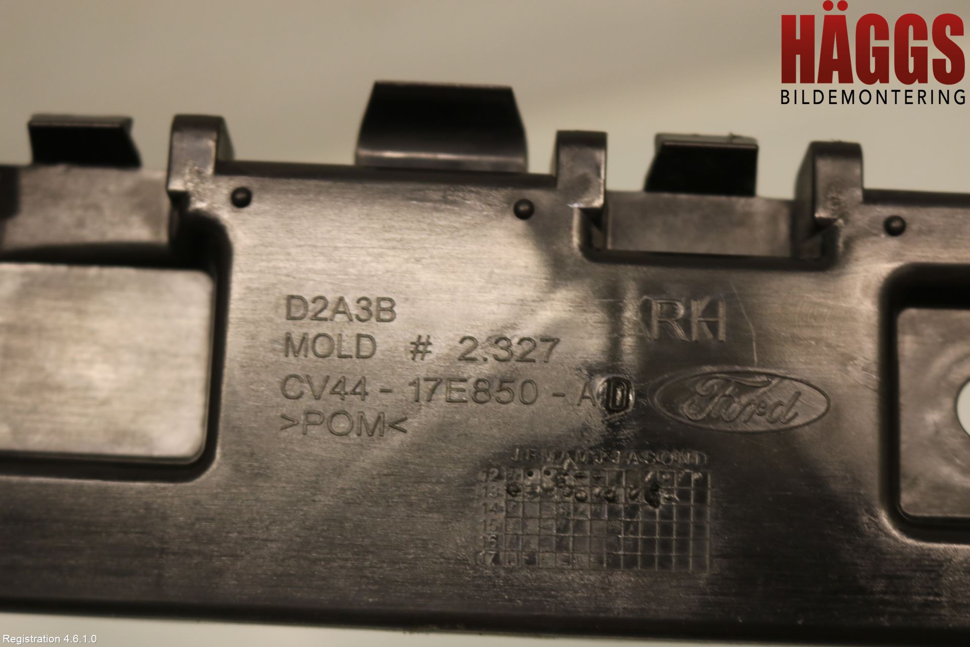 Ford KUGA 13-16 Stötfångarfäste Bak Hö