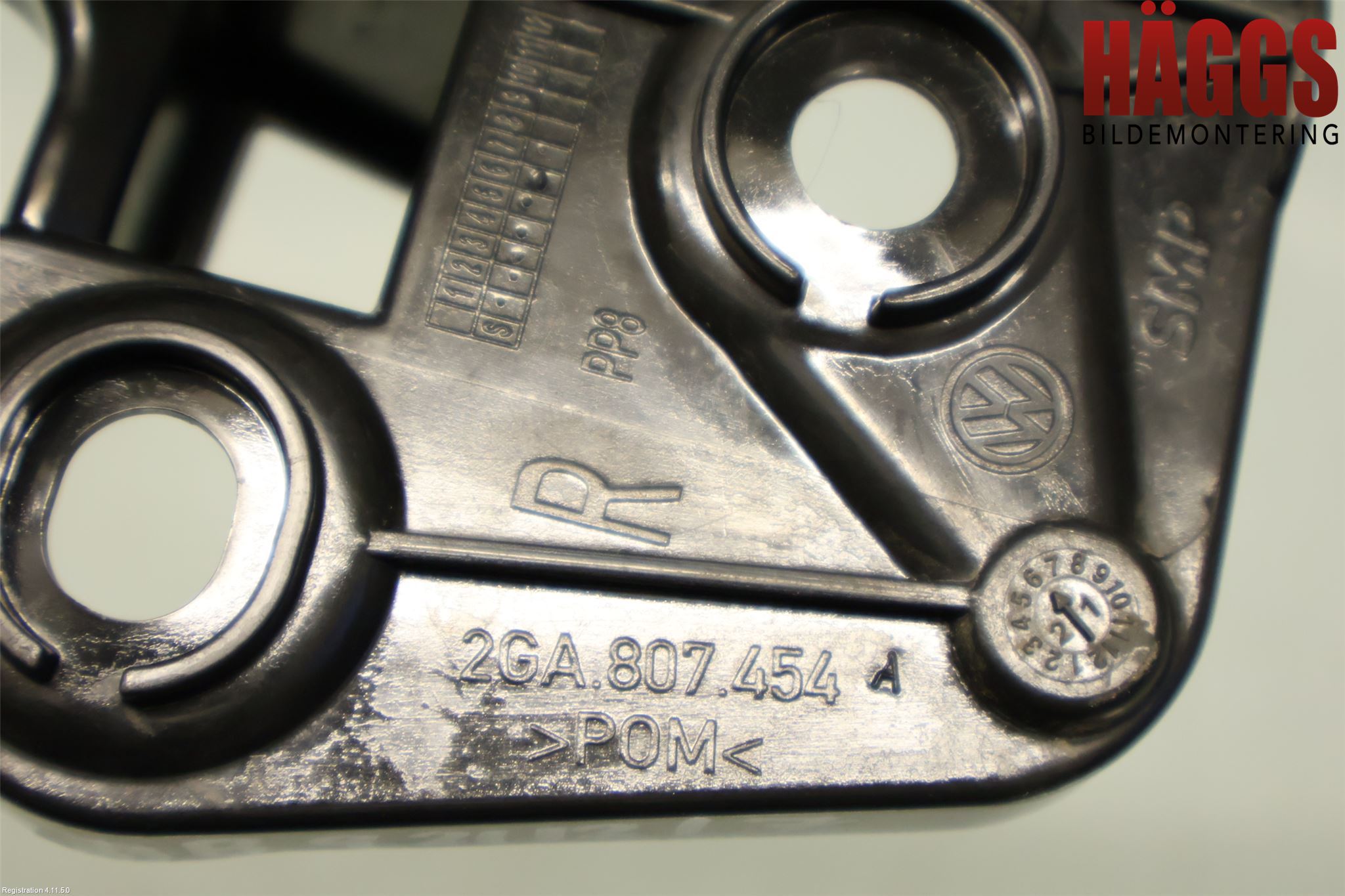 Volkswagen VW T-ROC 18- Stötfångarfäste Bak Hö