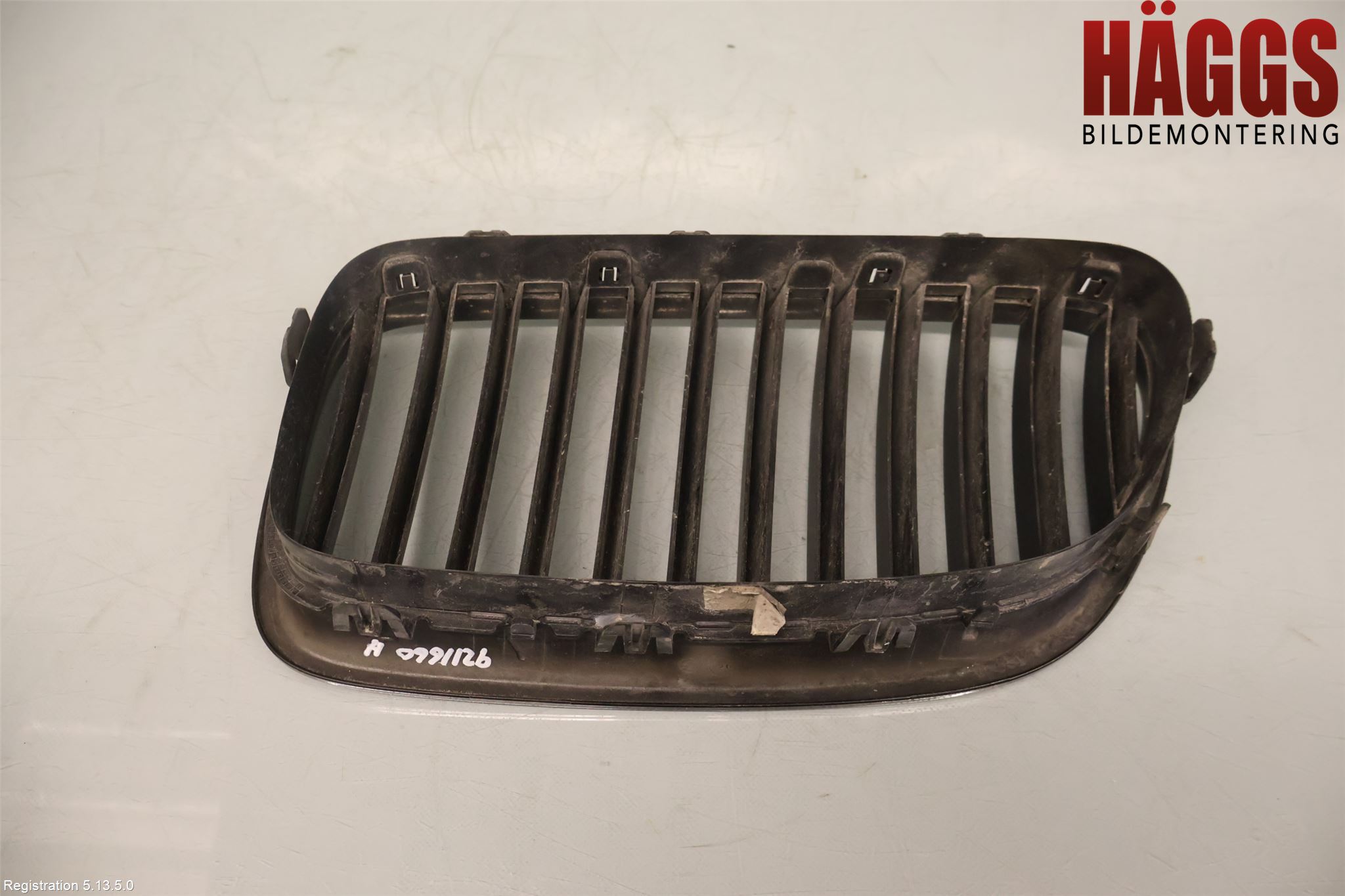 BMW 5 F10/F11/F18 09-17 Grilldel Höger