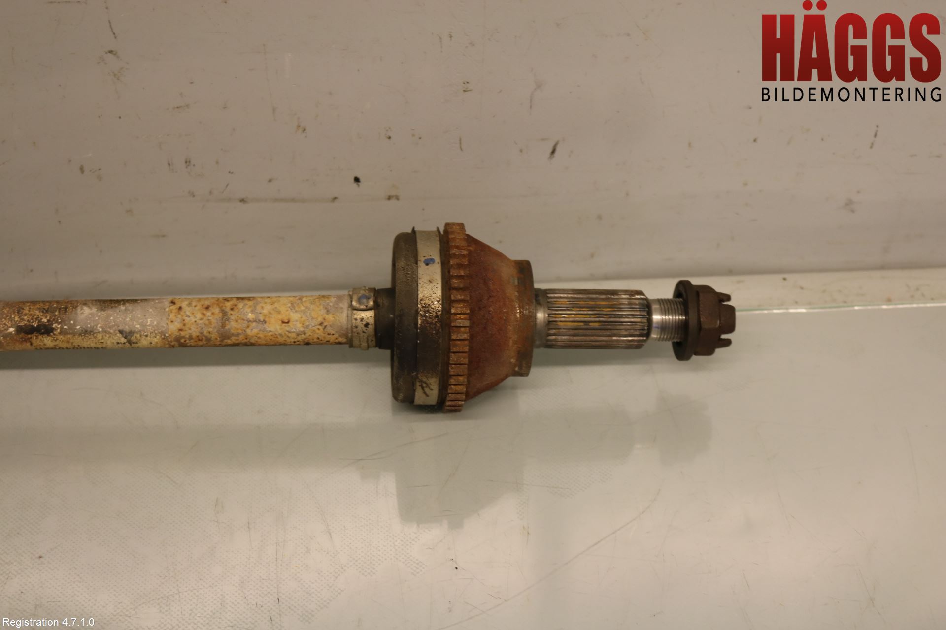 Dacia DUSTER 10-17 Drivaxel Bak Höger