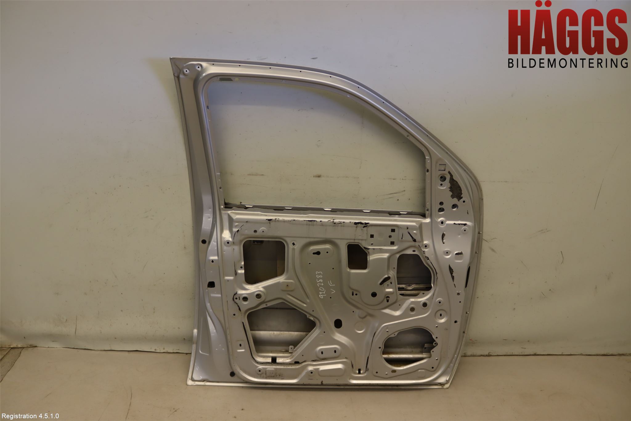 Nissan NAVARA 05-16 Dörr Fram Vänster