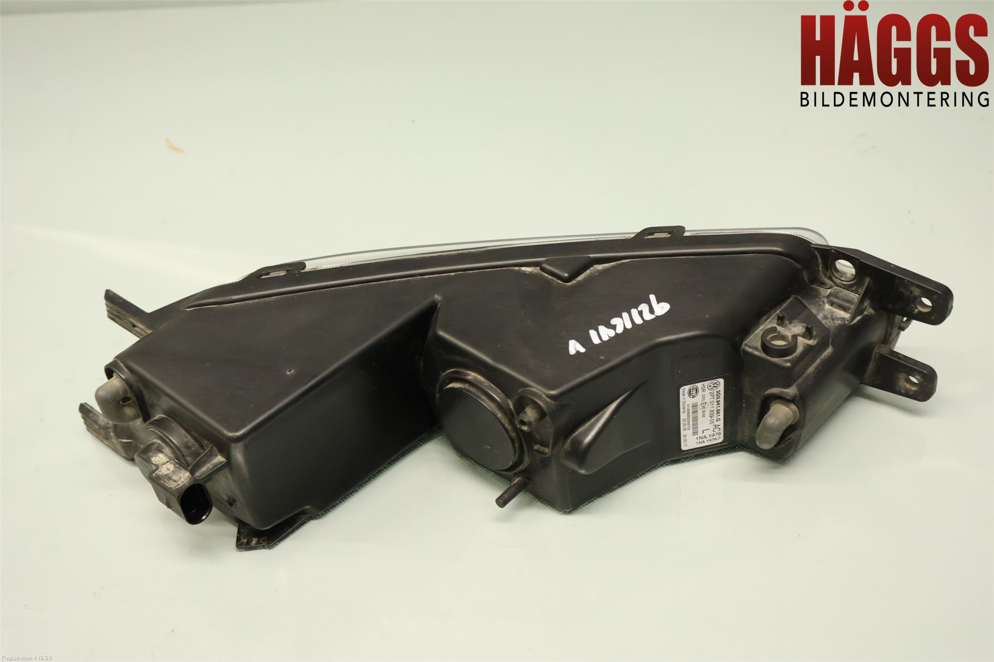 Volkswagen VW PASSAT 15-19 Dimljus-Varselljus Fram