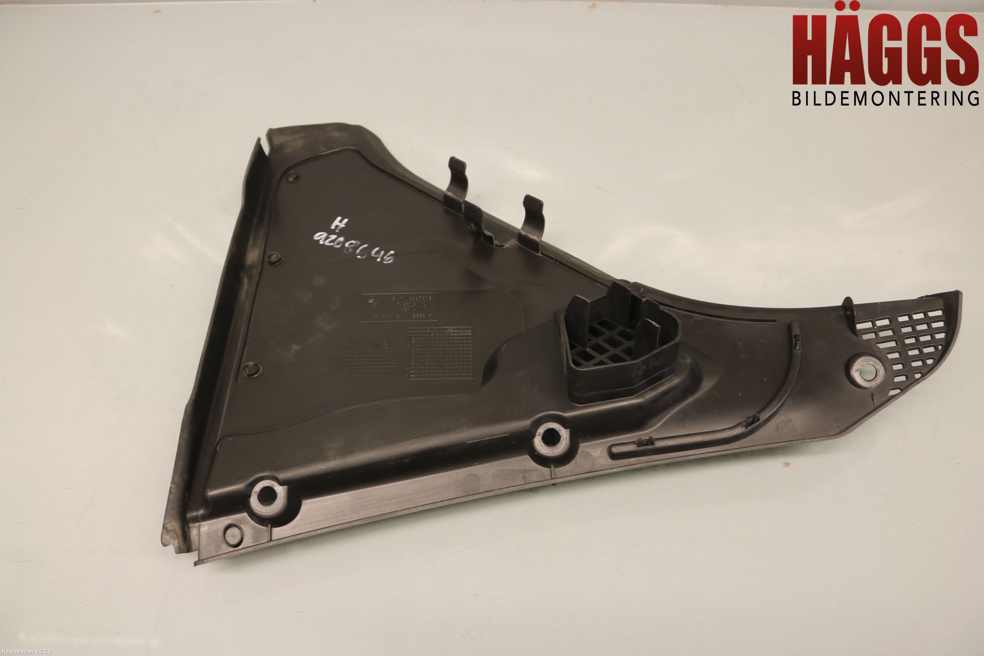 BMW 5 F10/F11/F18 09-17 Torpedplåt-Torpedplast
