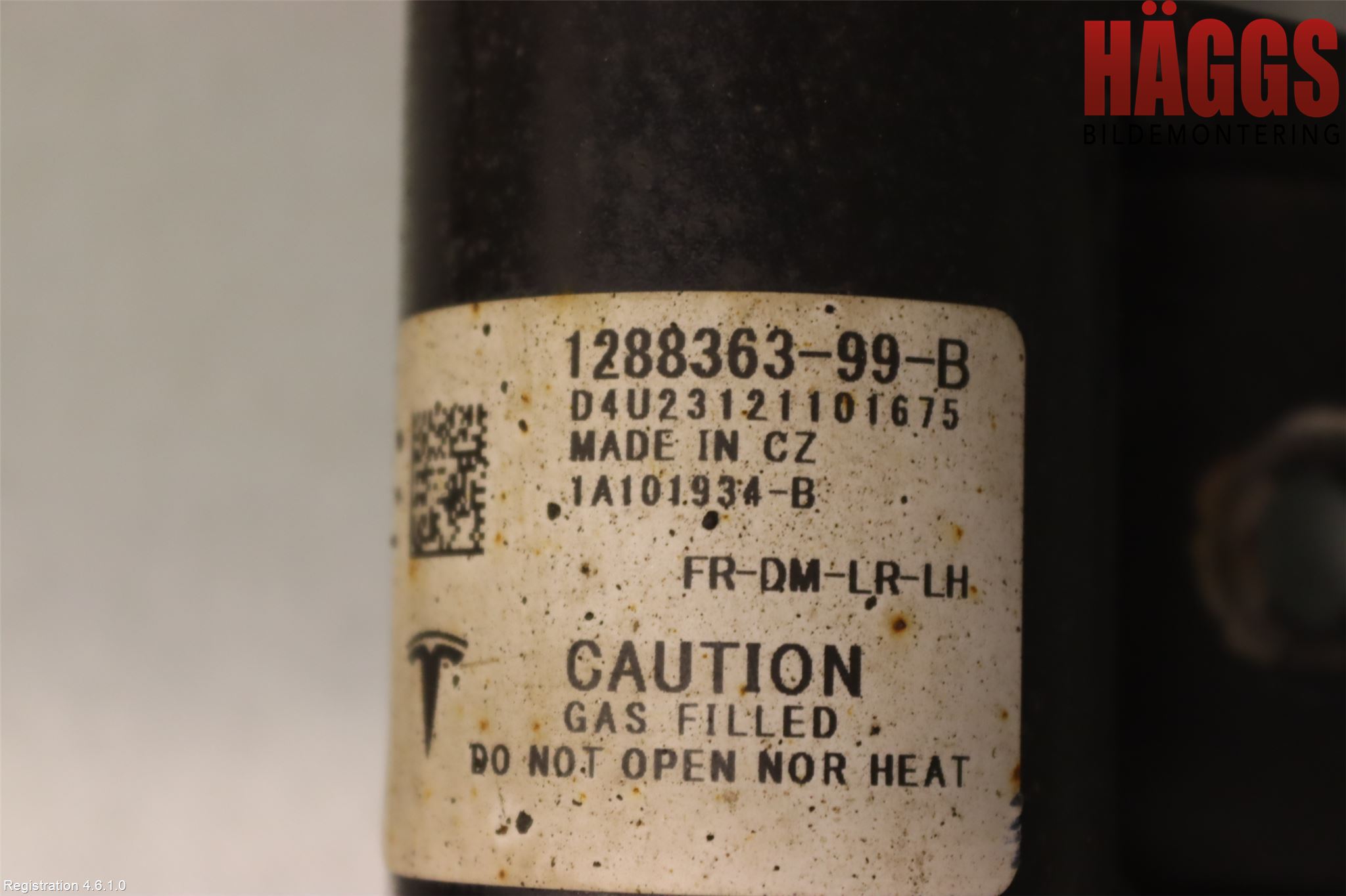 Tesla MODEL Y 21- Fjäderben Fram Vänster