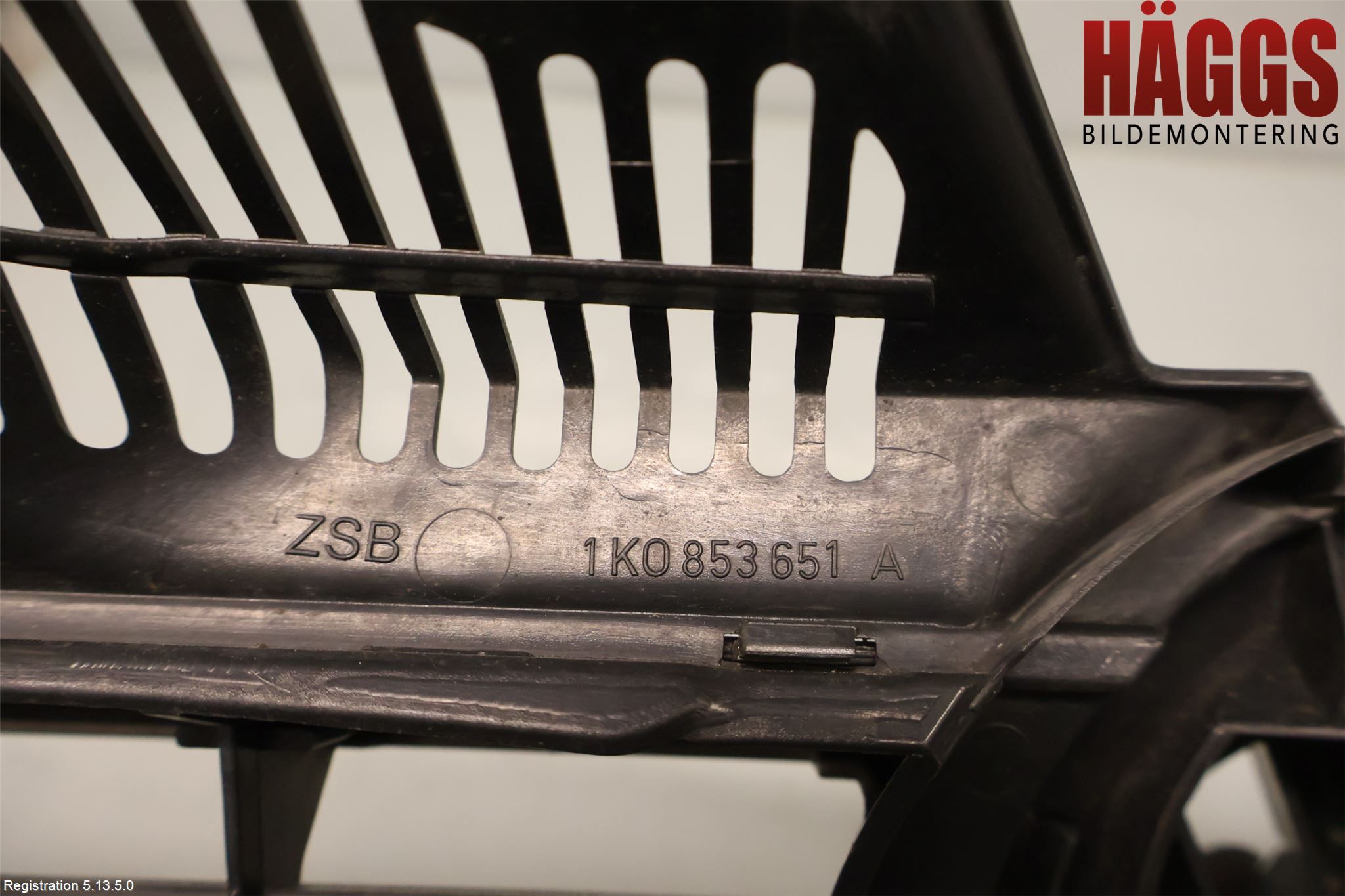 Volkswagen VW GOLF V 04-09 Grill Komp