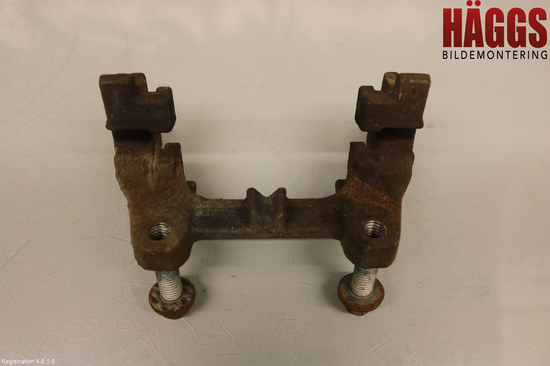 Ford KUGA 17-19 Bromsokshållare