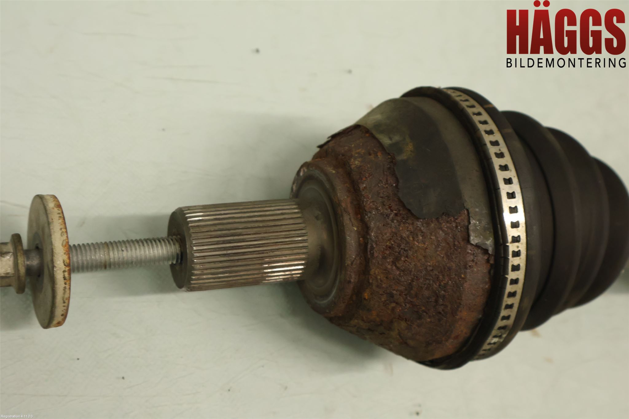 Volvo XC70 08-13 Drivaxel Fram Vänster