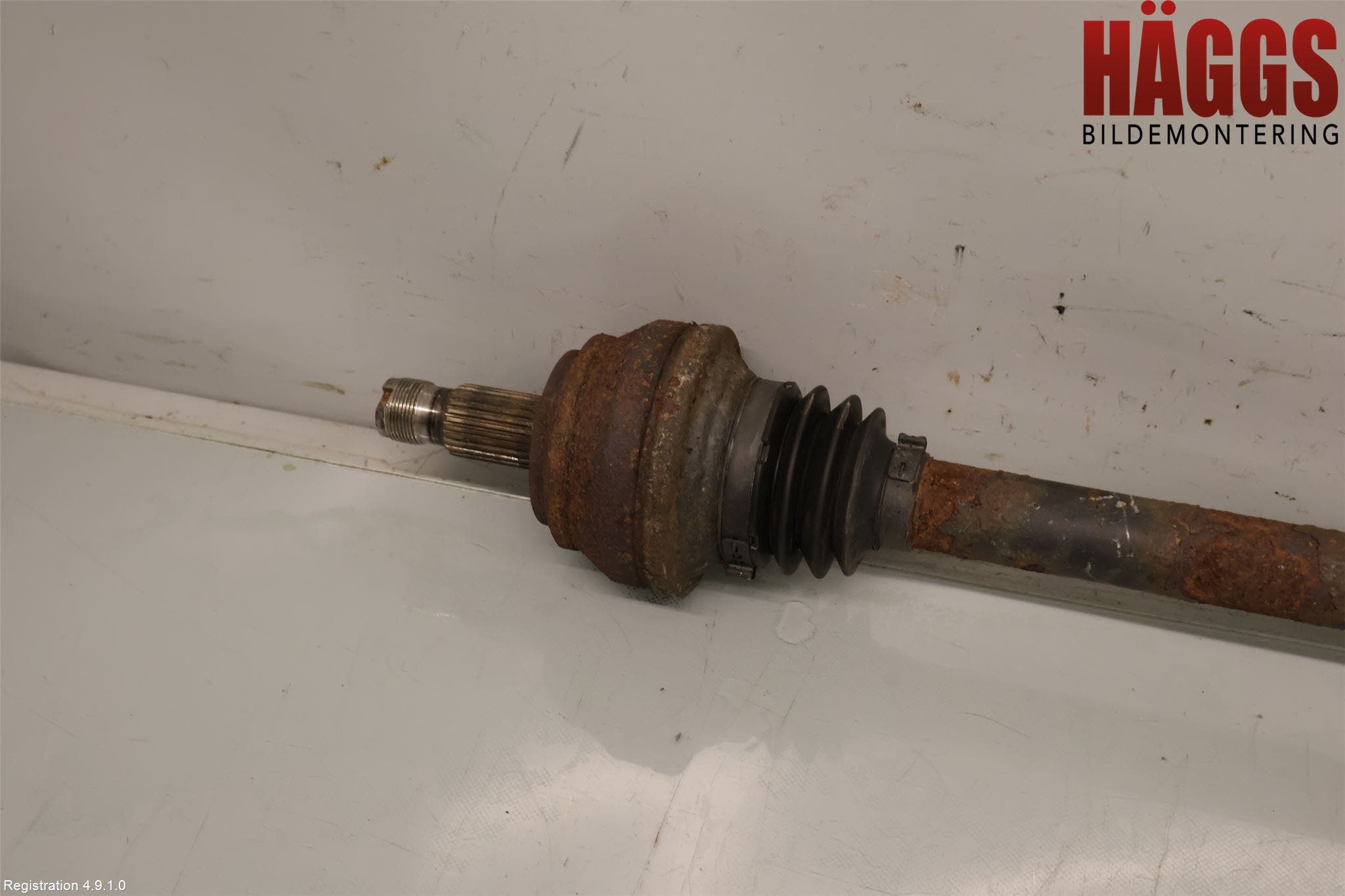 Mercedes-Benz MB C-KLASS (W205) 14-21 Drivaxel Bak Vänster