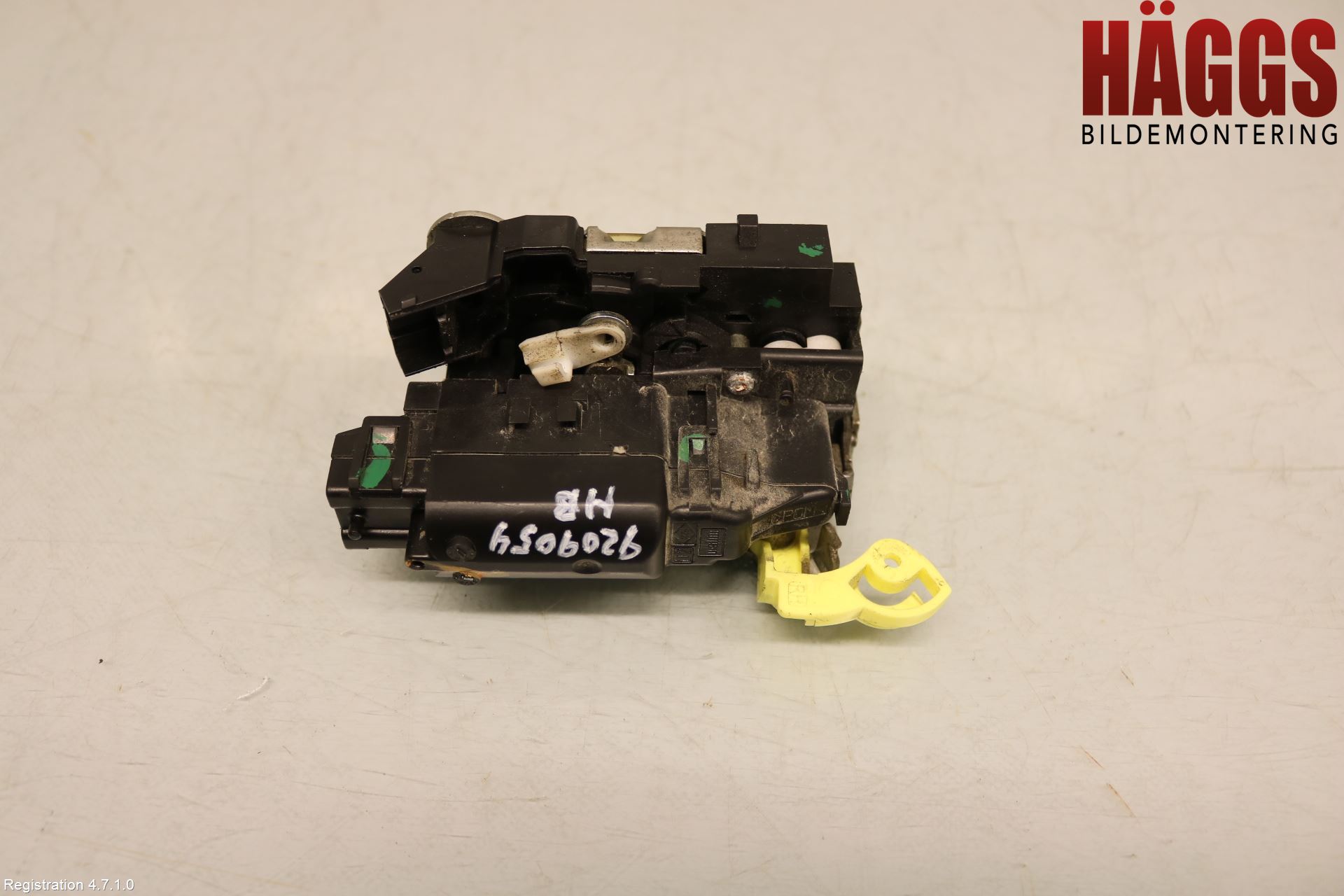 Dacia DUSTER 10-17 Låskista-Dörrlås