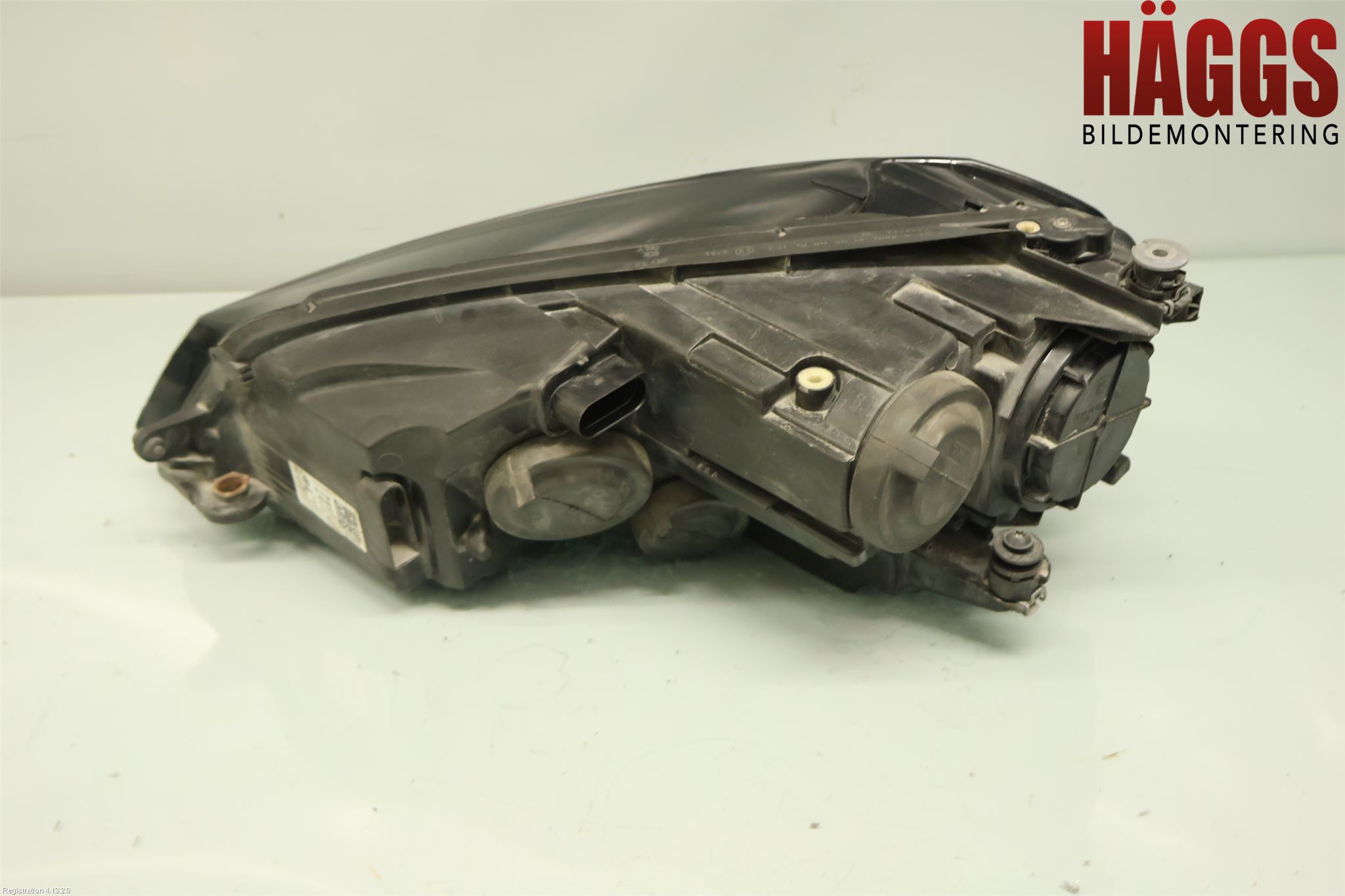 Volkswagen VW GOLF / E-GOLF VII 13-20 Strålkastare Höger