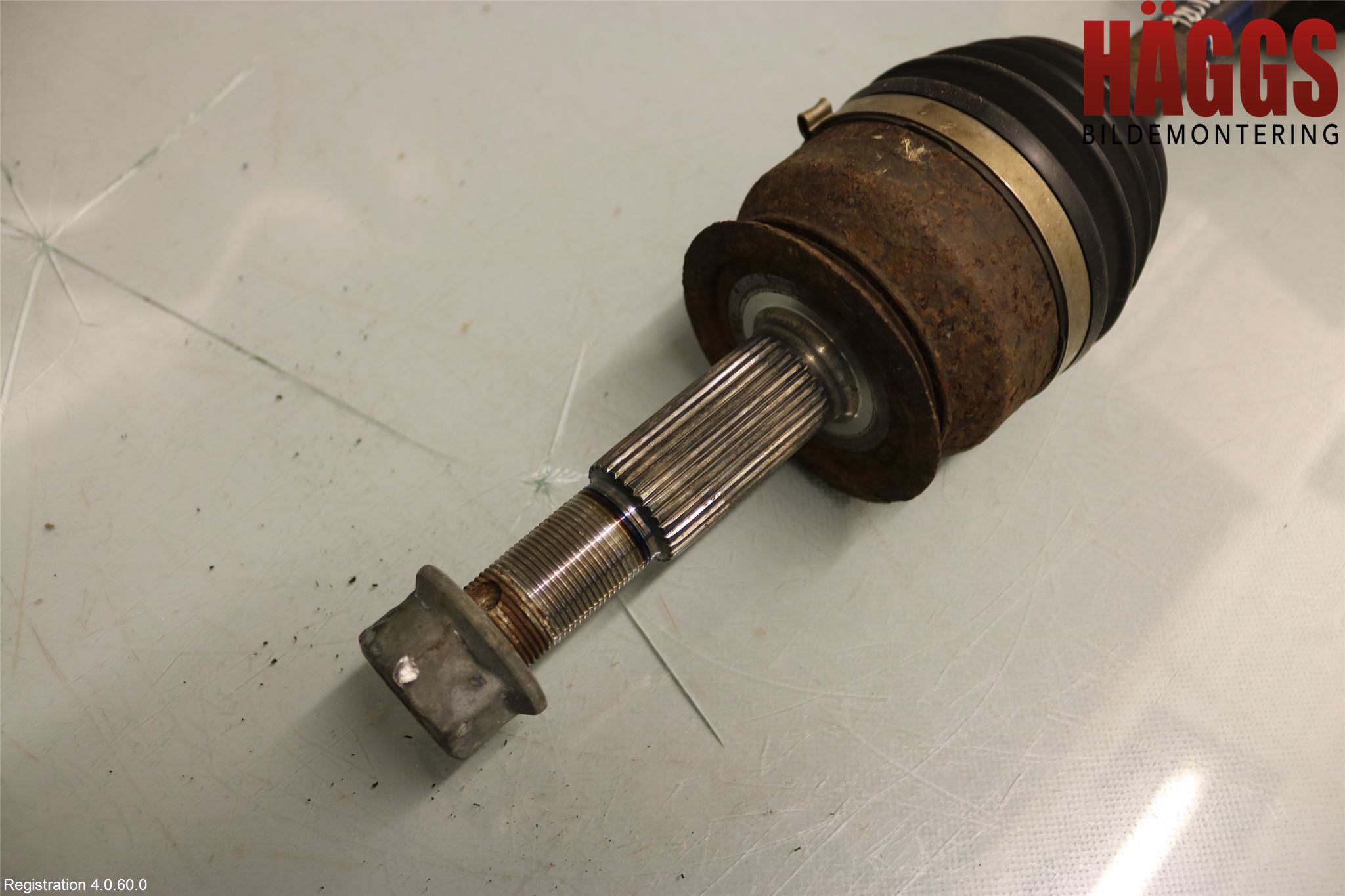 Nissan NAVARA 05-16 Drivaxel Fram Höger