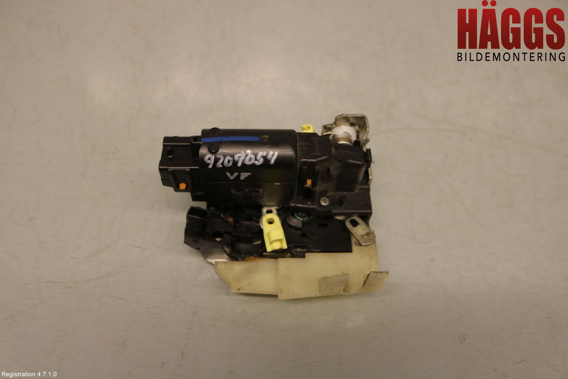 Dacia DUSTER 10-17 Låskista-Dörrlås