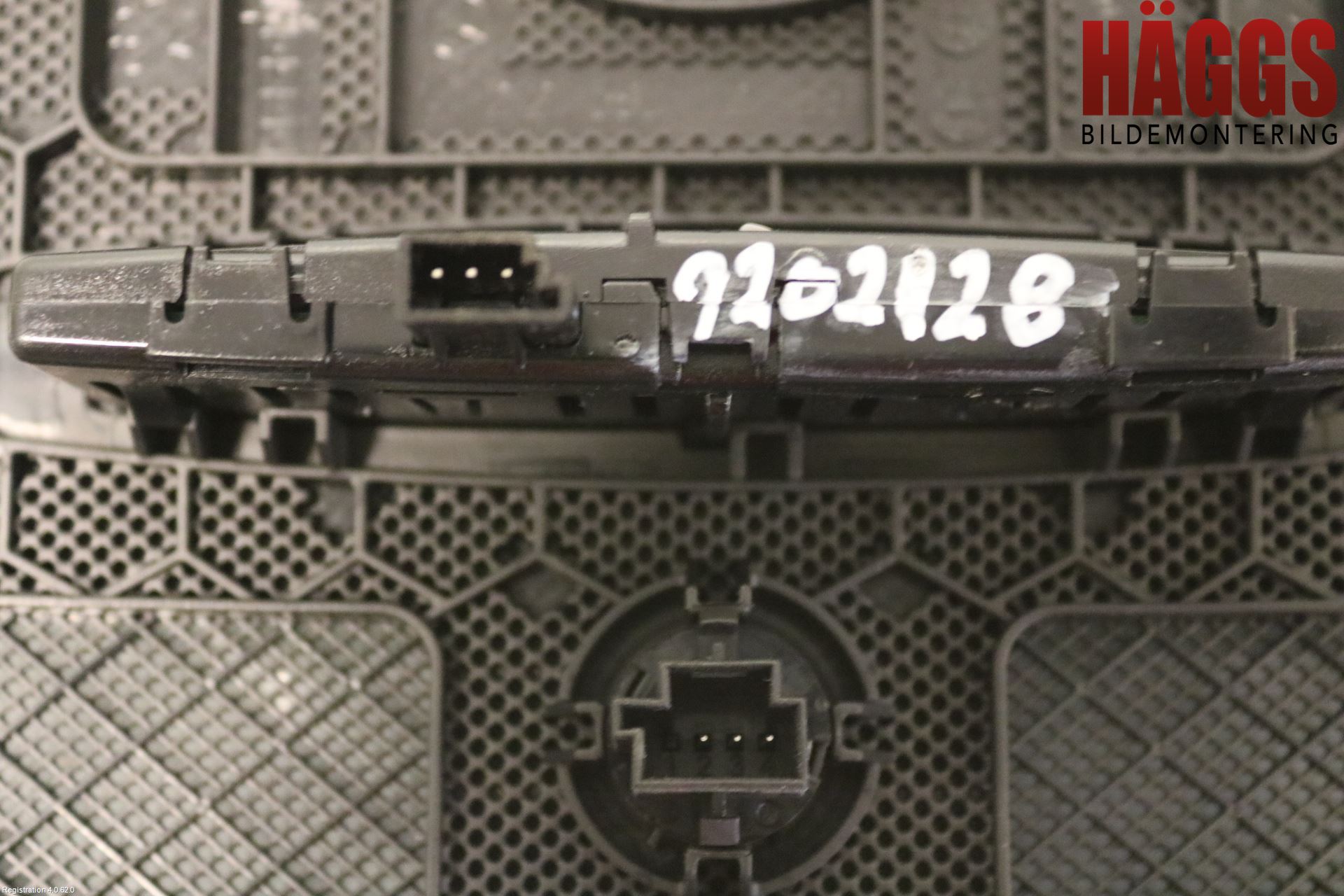 Mercedes-Benz MB E-KLASS (W212) 09-16 Kontrolldisplay