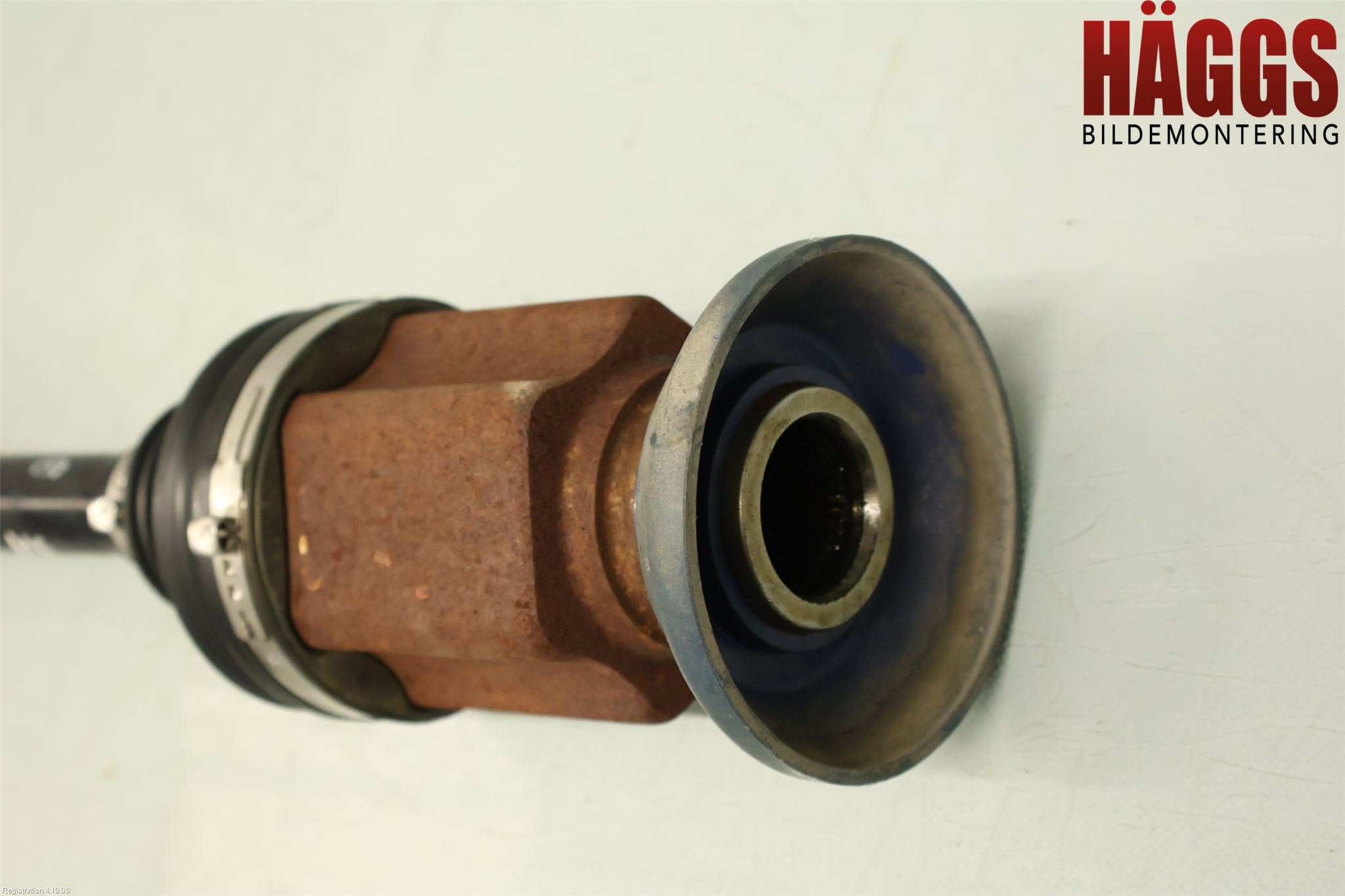 Volkswagen VW TIGUAN 16-24 Drivaxel Fram Höger