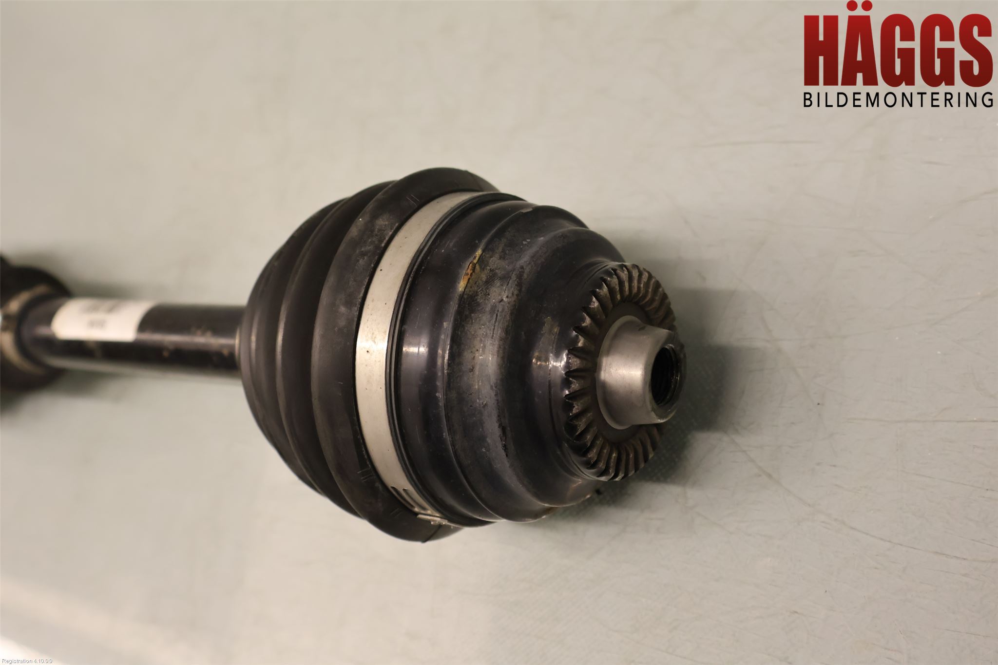 BMW 3 F30/F31/F80 12-19 Drivaxel Fram Vänster