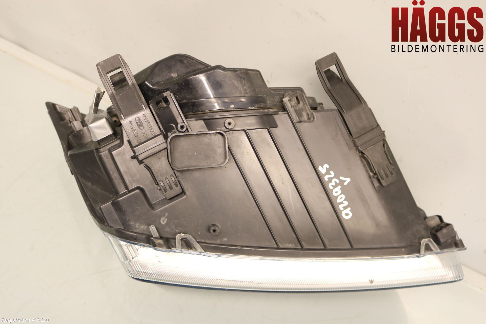 Ford FOCUS     04-07 Strålkastare Vänster