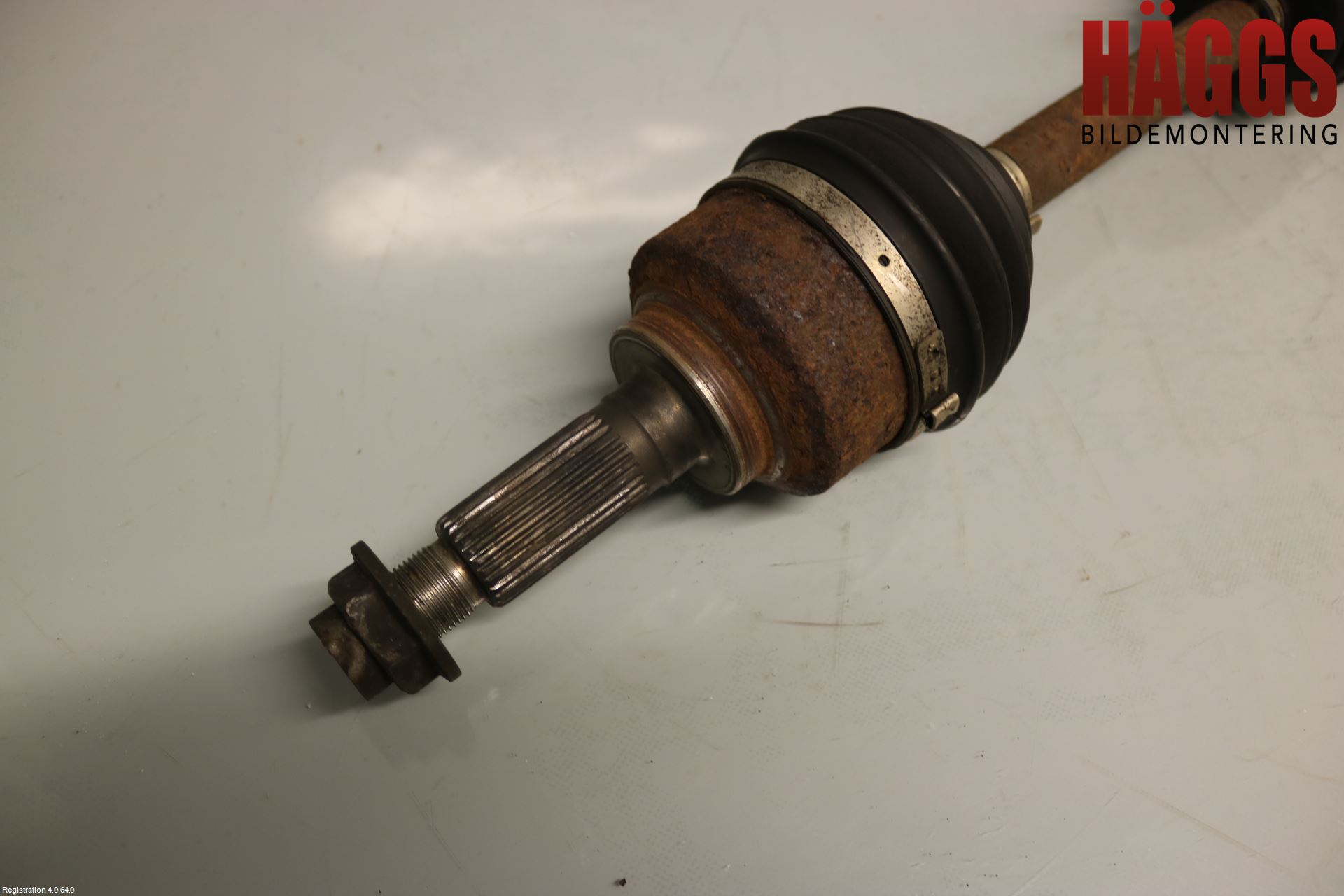 Kia SORENTO 03-09 Drivaxel Fram Vänster