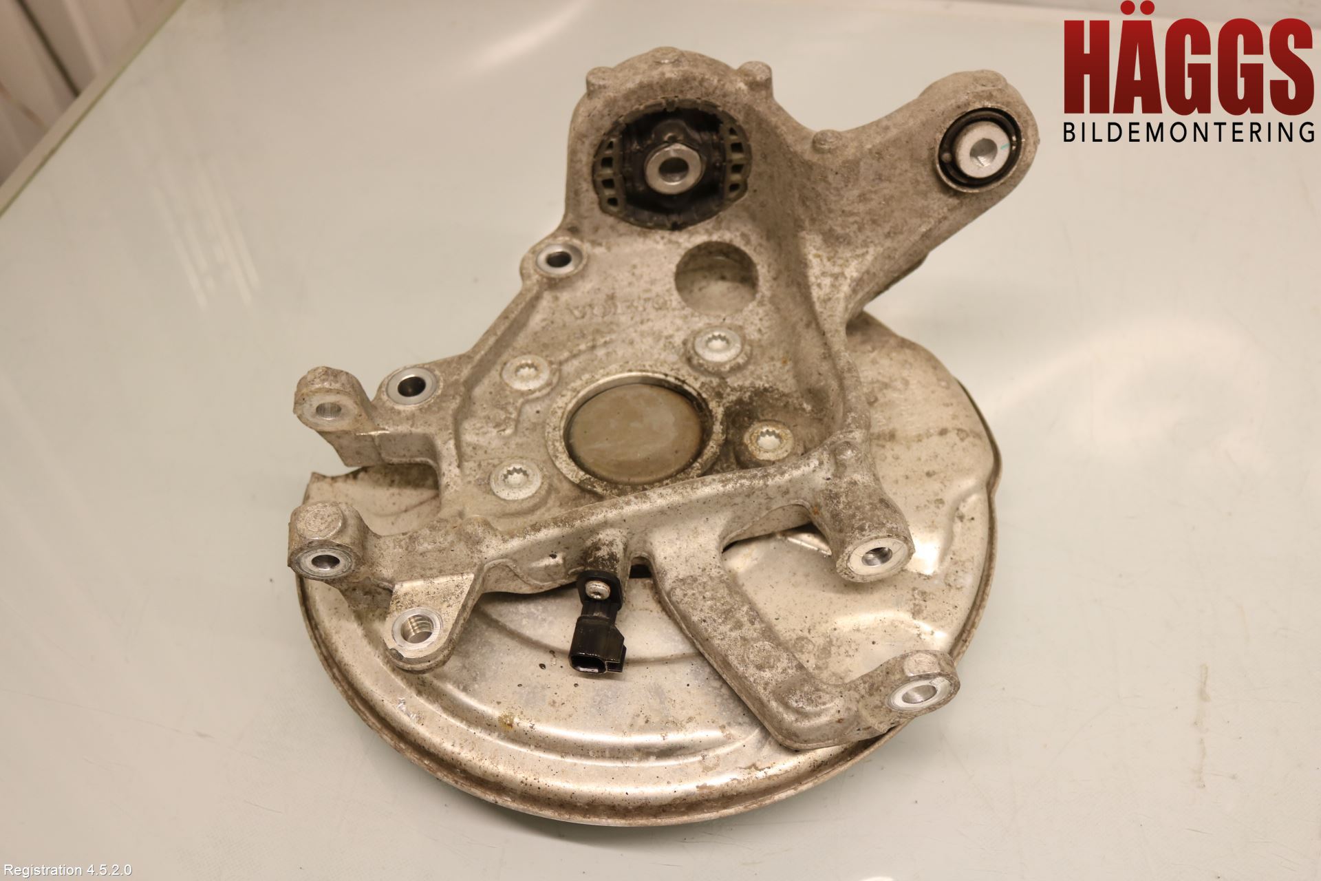 Volvo V60 19- Hjullagerhus-Spindel Vä B