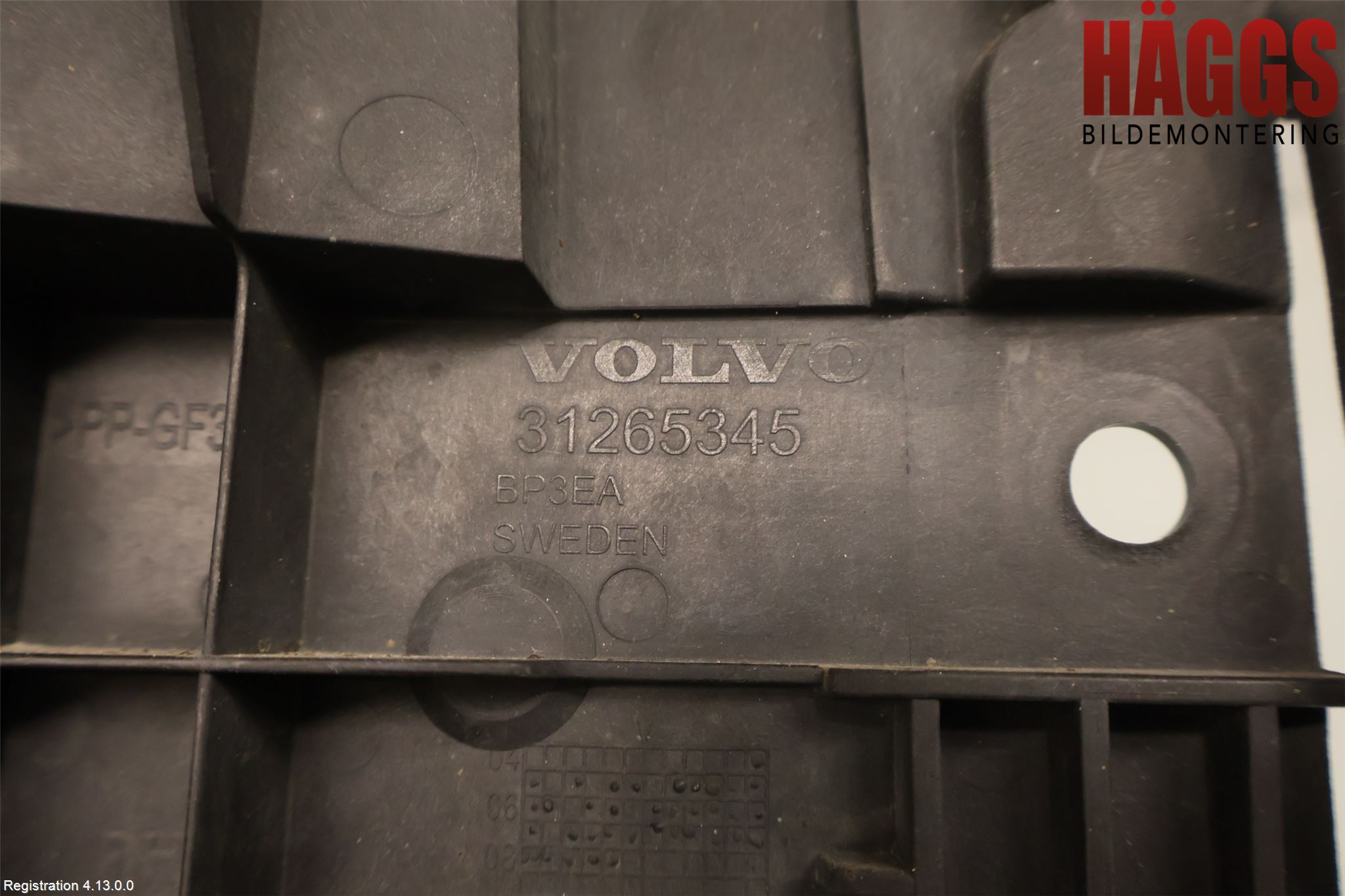 Volvo V70 08-13 Stötfångarfäste Fram Hö