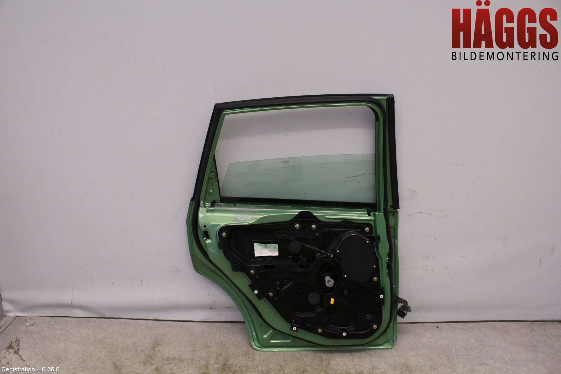 Ford FIESTA     06-08 Dörr Bak Vänster