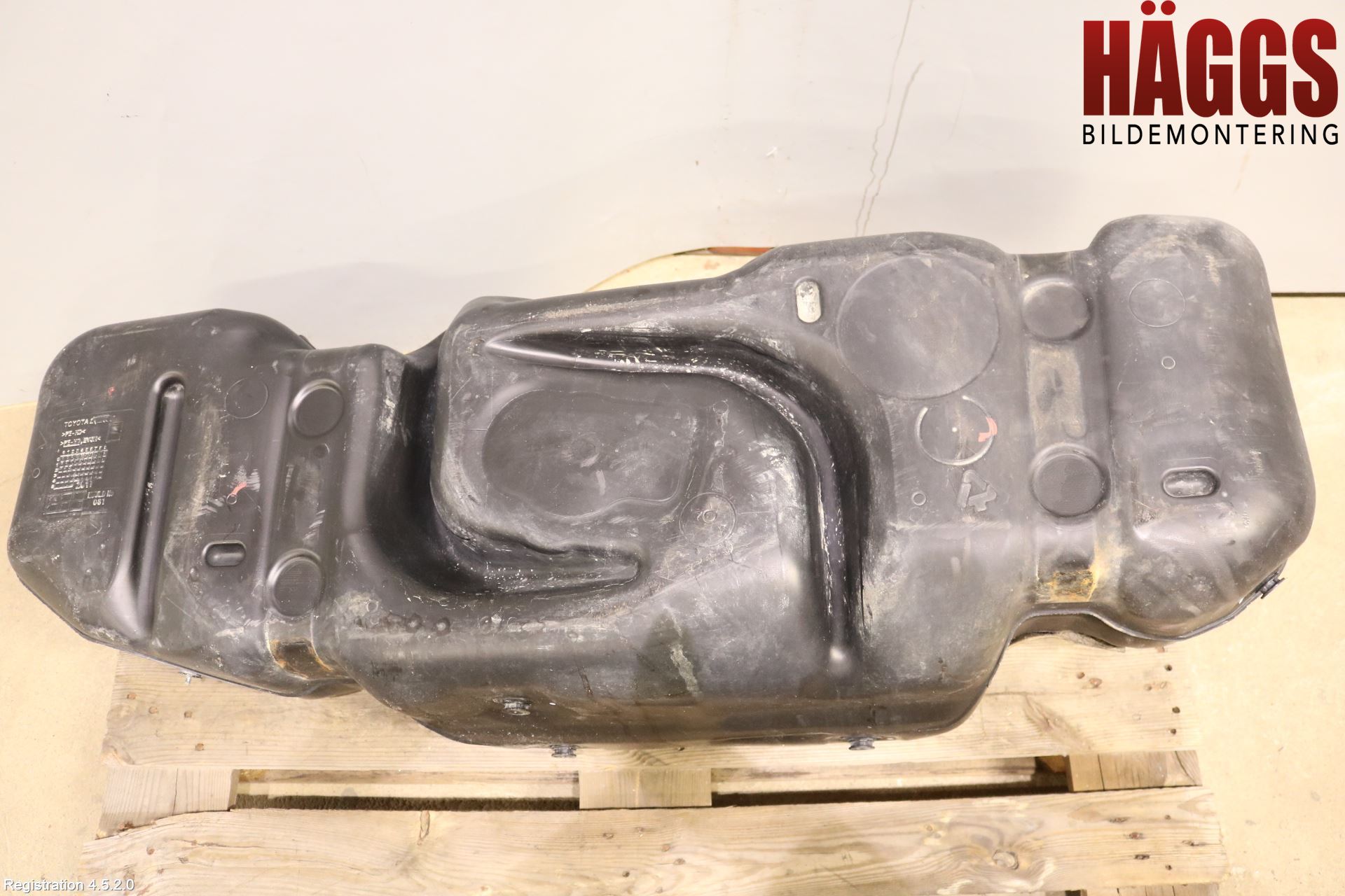 Toyota HILUX 16- Bränsletank Diesel