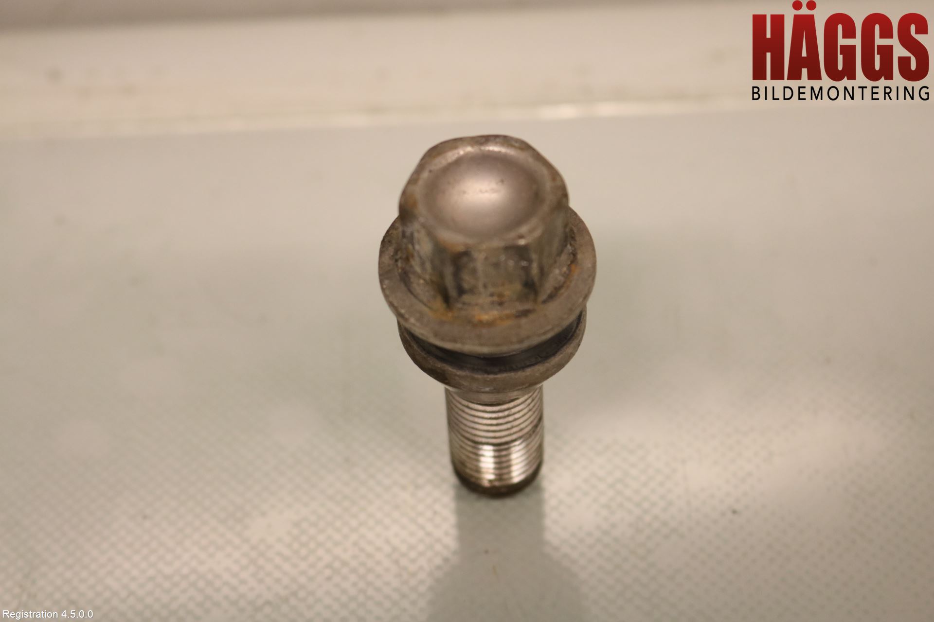 Volvo V90 17->> Hjulmutter-Bult-Sats