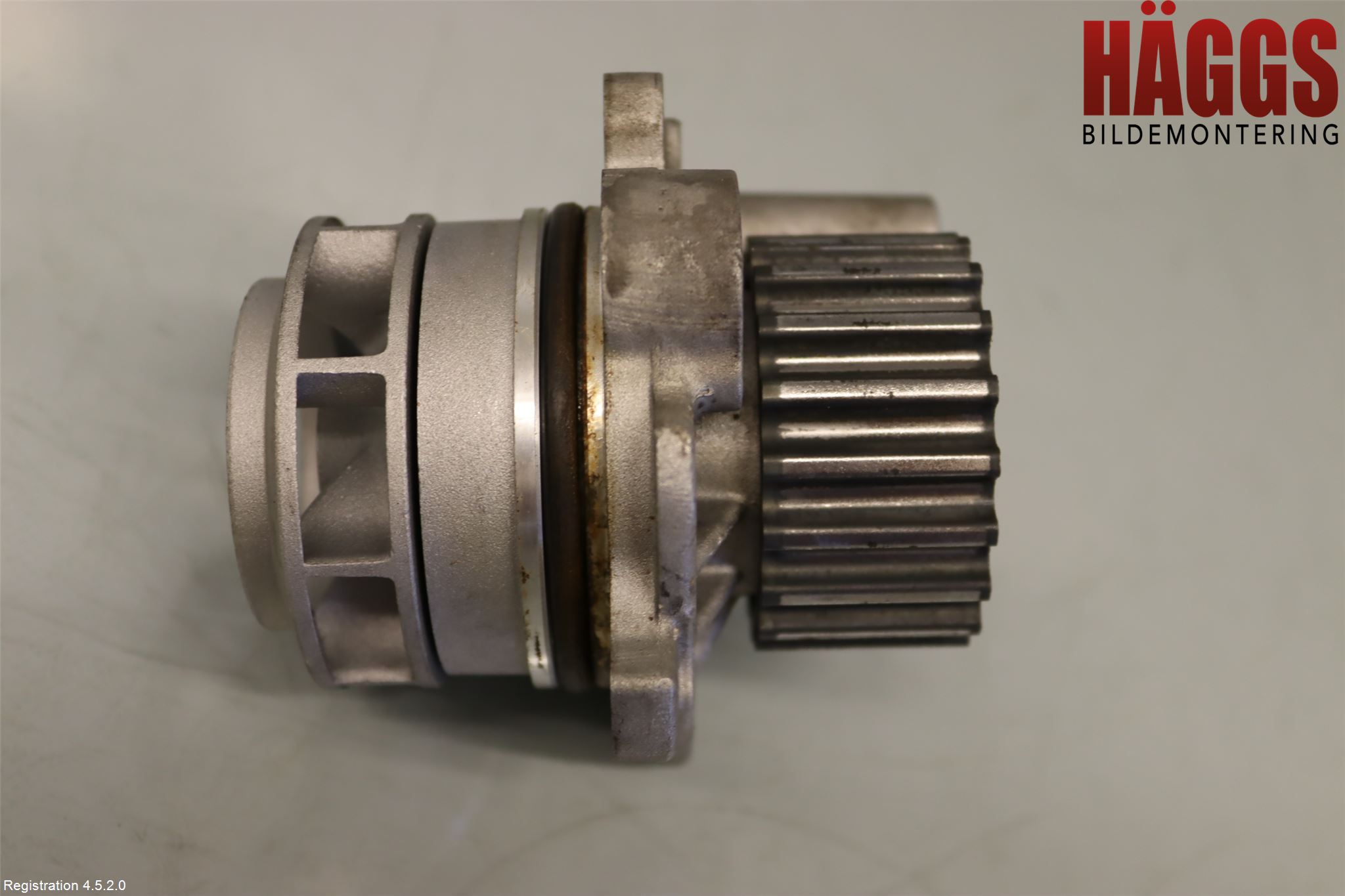 Volkswagen VW CADDY 11-15 Vattenpump